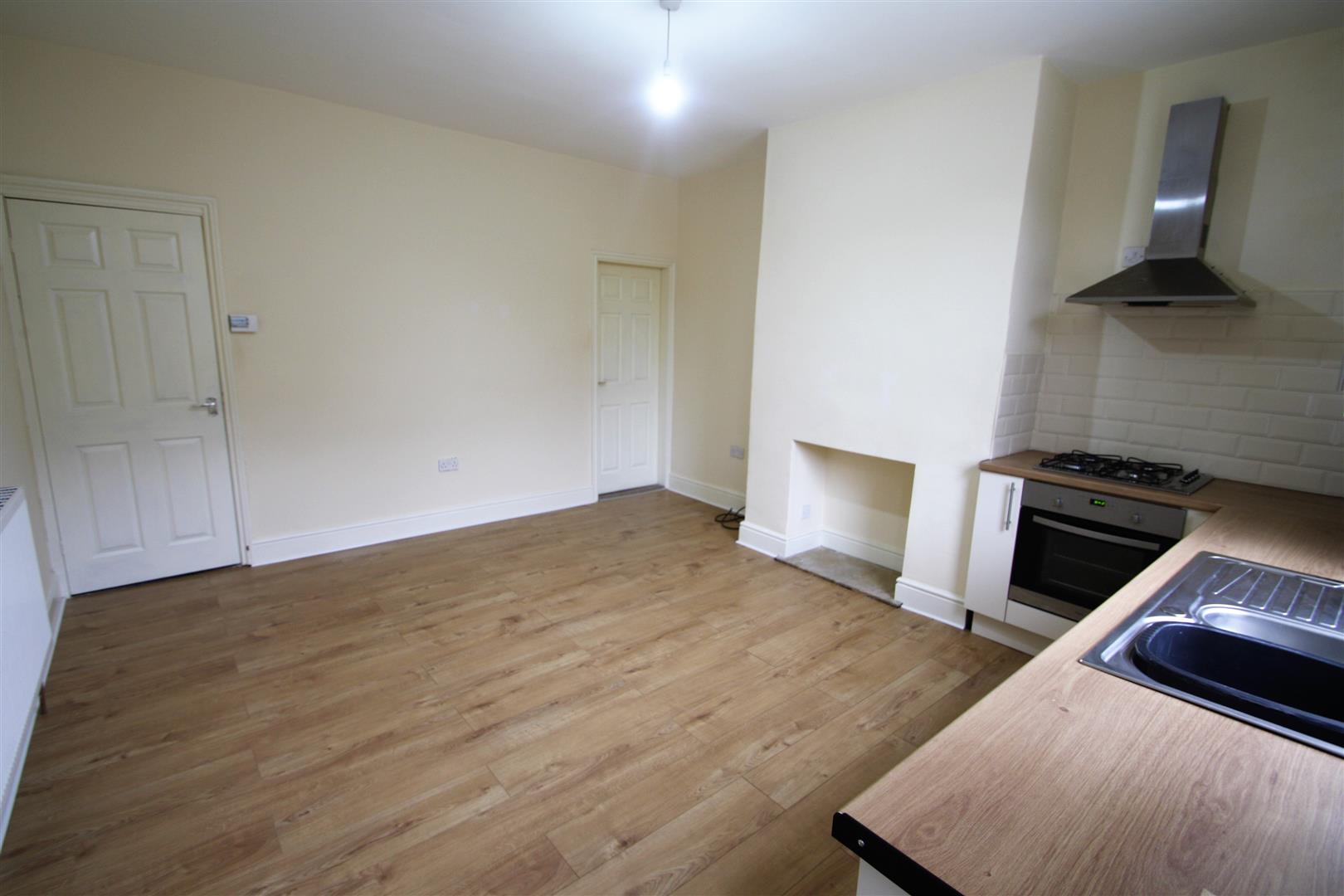 2 bed terraced house to rent in Oak Street, Elland  - Property Image 2