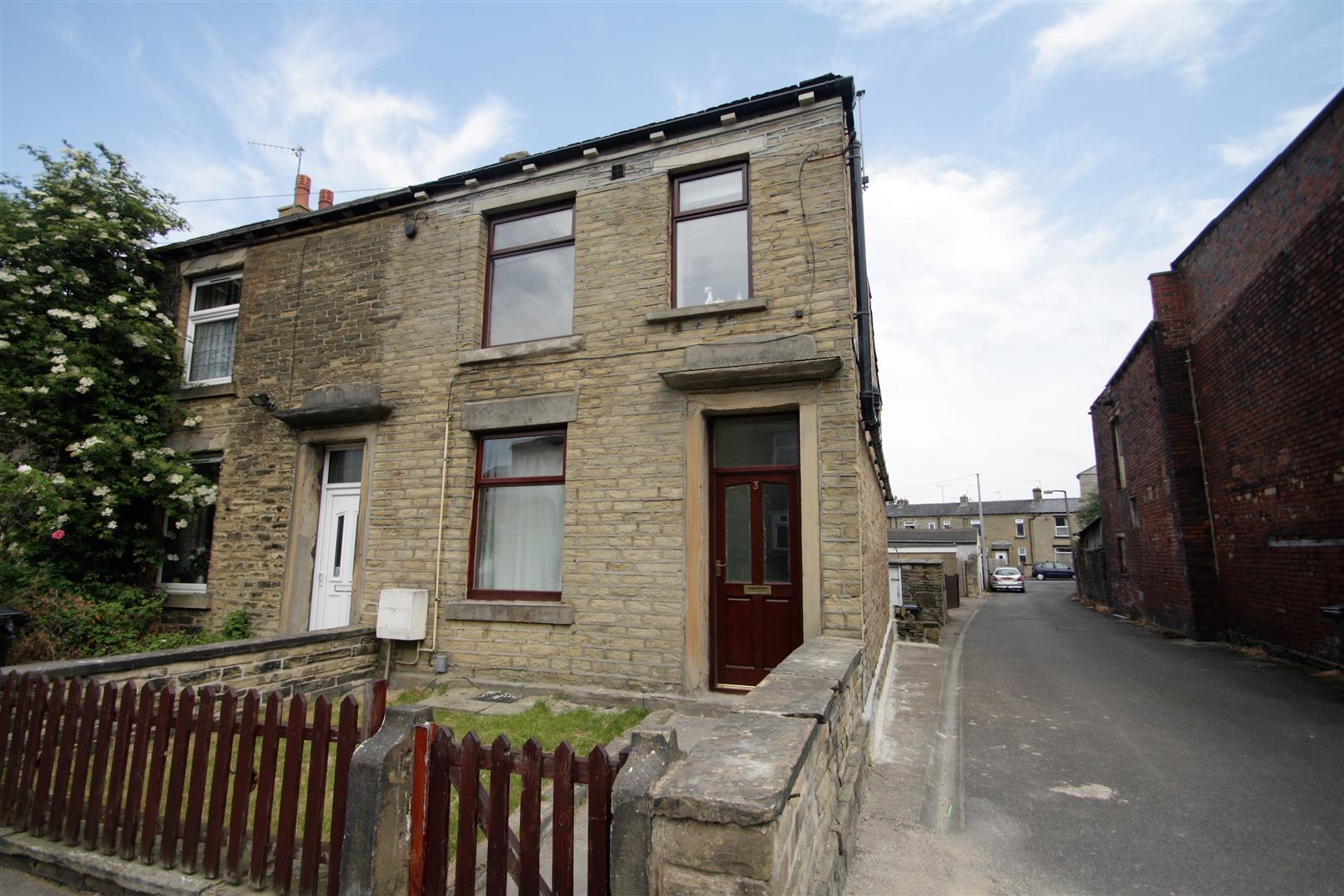 2 bed end of terrace house to rent in Victoria Place, Brighouse - Property Image 1
