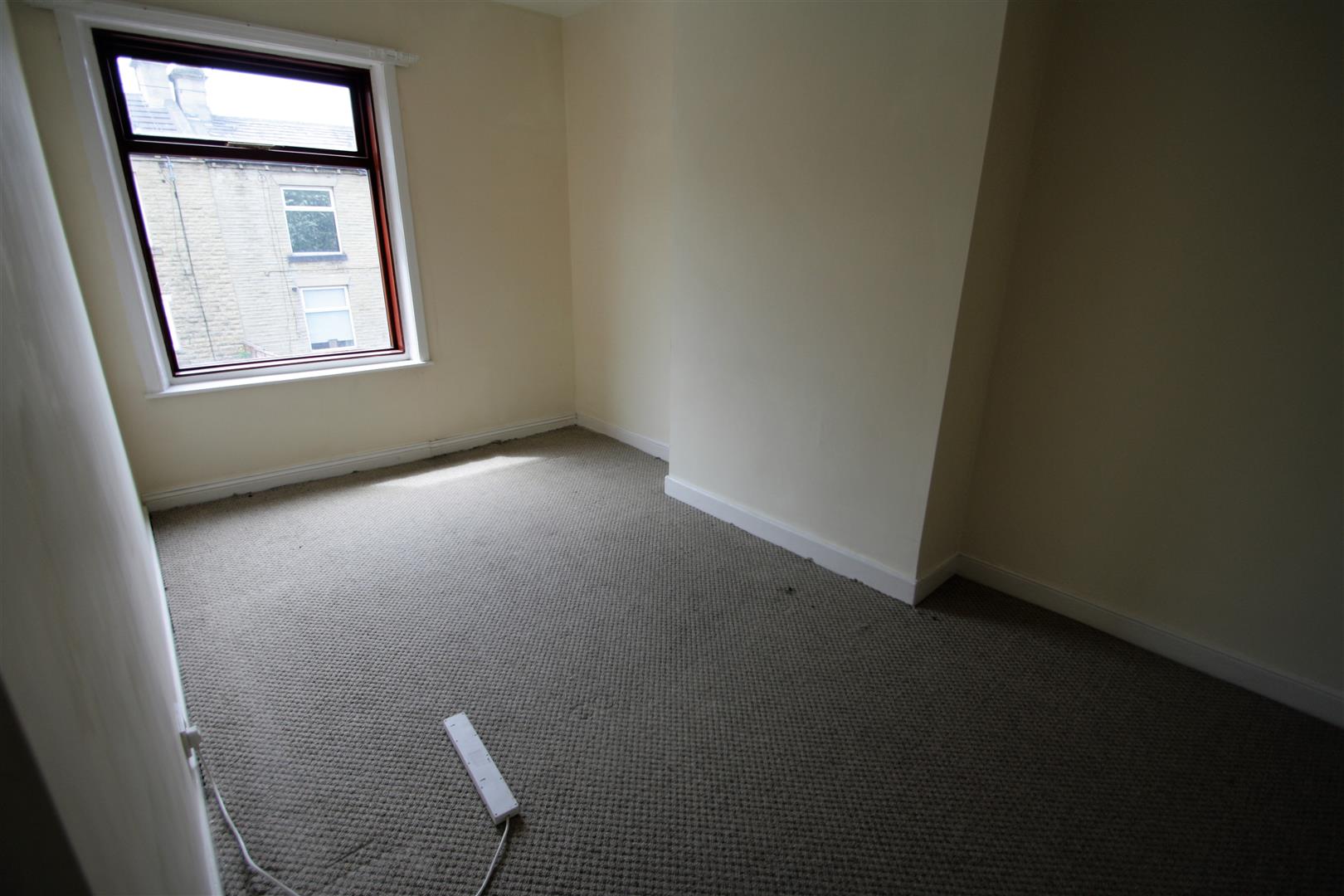 2 bed end of terrace house to rent in Victoria Place, Brighouse  - Property Image 4