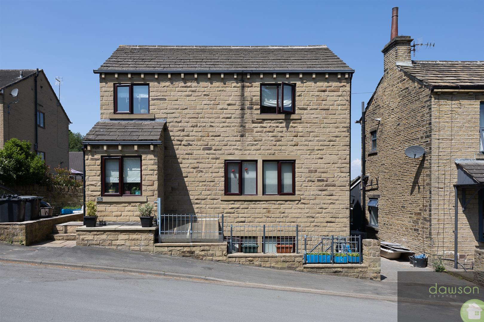 4 bed detached house for sale in South Lane, Elland, HX5 