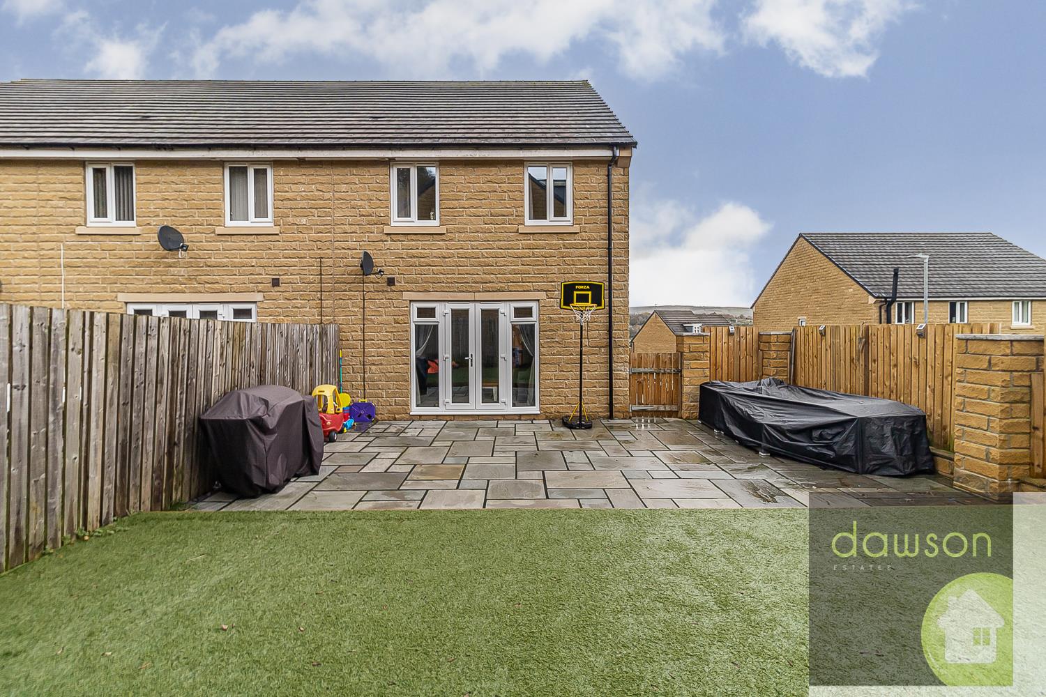 3 bed town house for sale in Admiral Way, Halifax  - Property Image 30