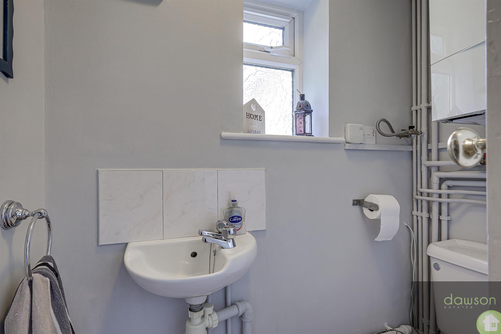 4 bed semi-detached house for sale in Hoults Lane, Halifax  - Property Image 3