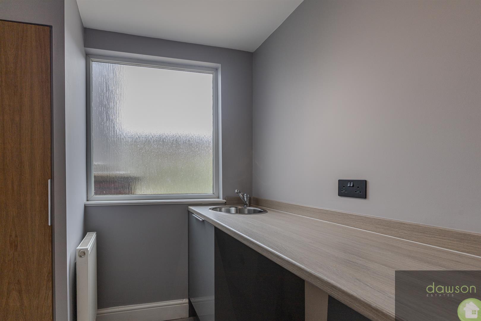 3 bed town house for sale in Copley Glen, Halifax  - Property Image 10