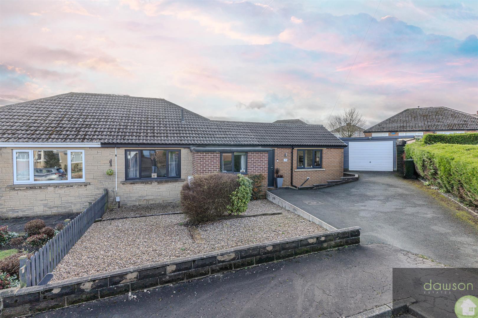 3 bed semi-detached bungalow for sale in Chiltern Avenue, Huddersfield - Property Image 1