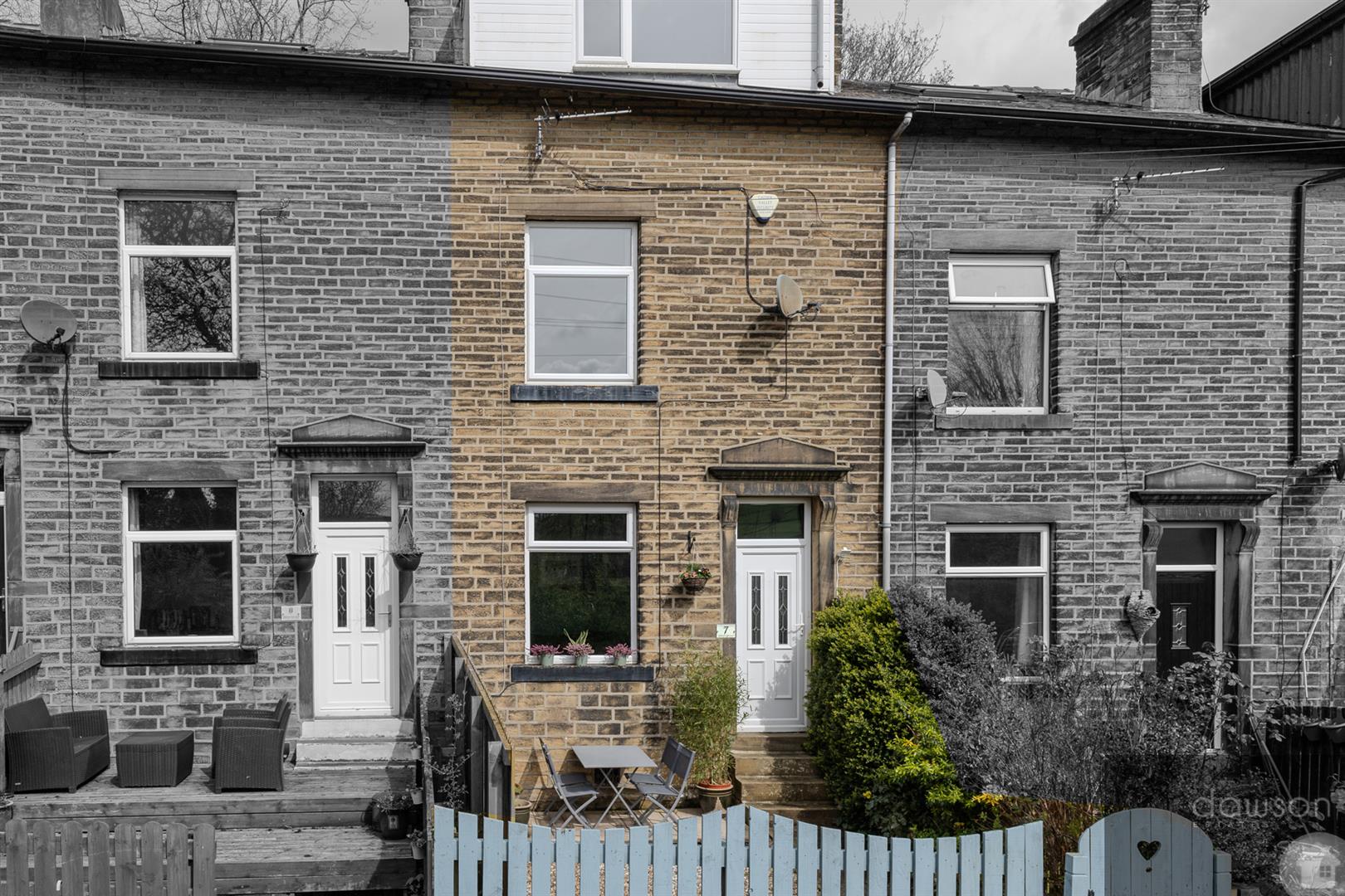 4 bed terraced house for sale in Willow Terrace, Sowerby Bridge - Property Image 1