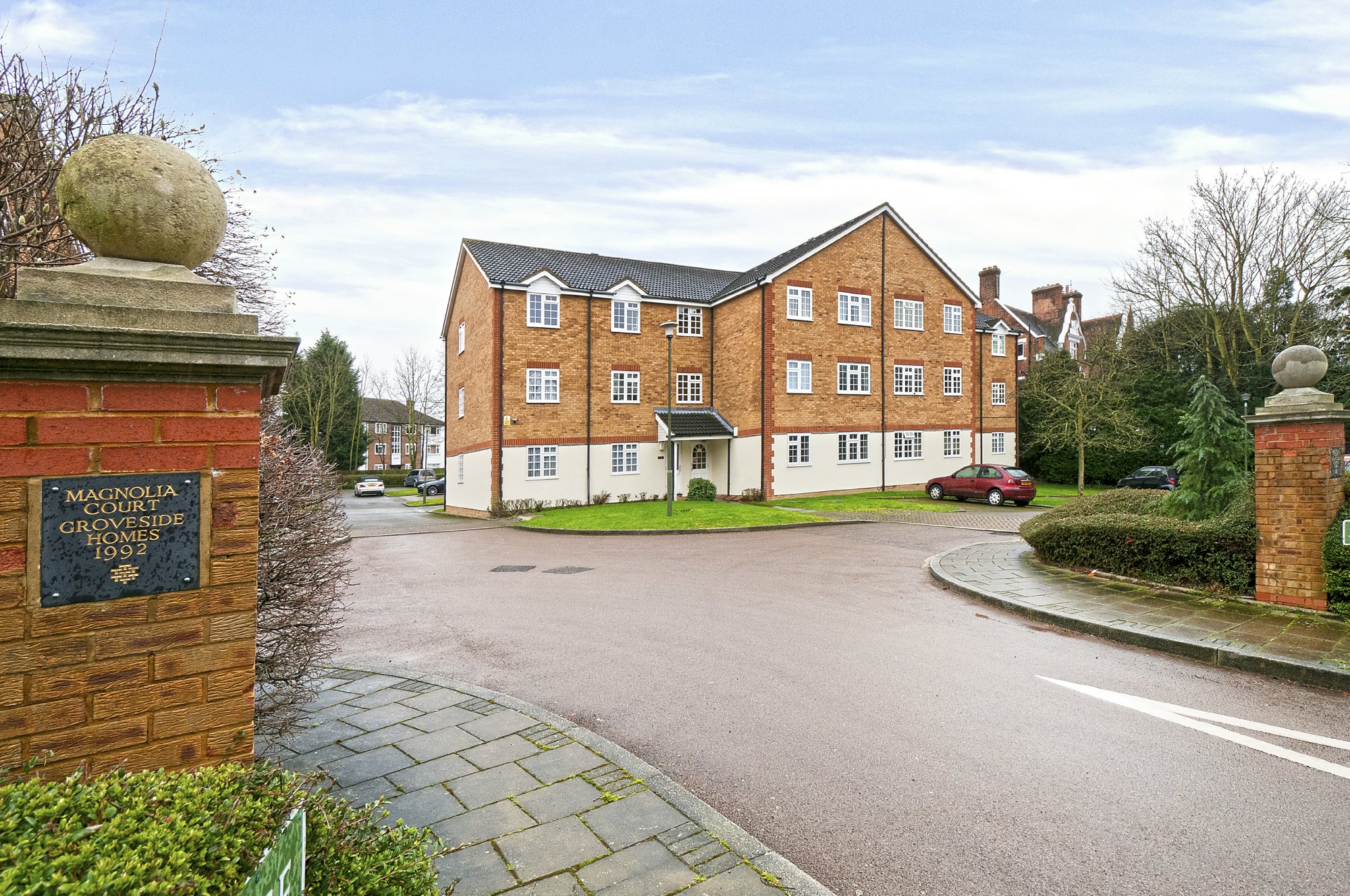 2 bed flat for sale in Hanson Close, Beckenham - Property Image 1
