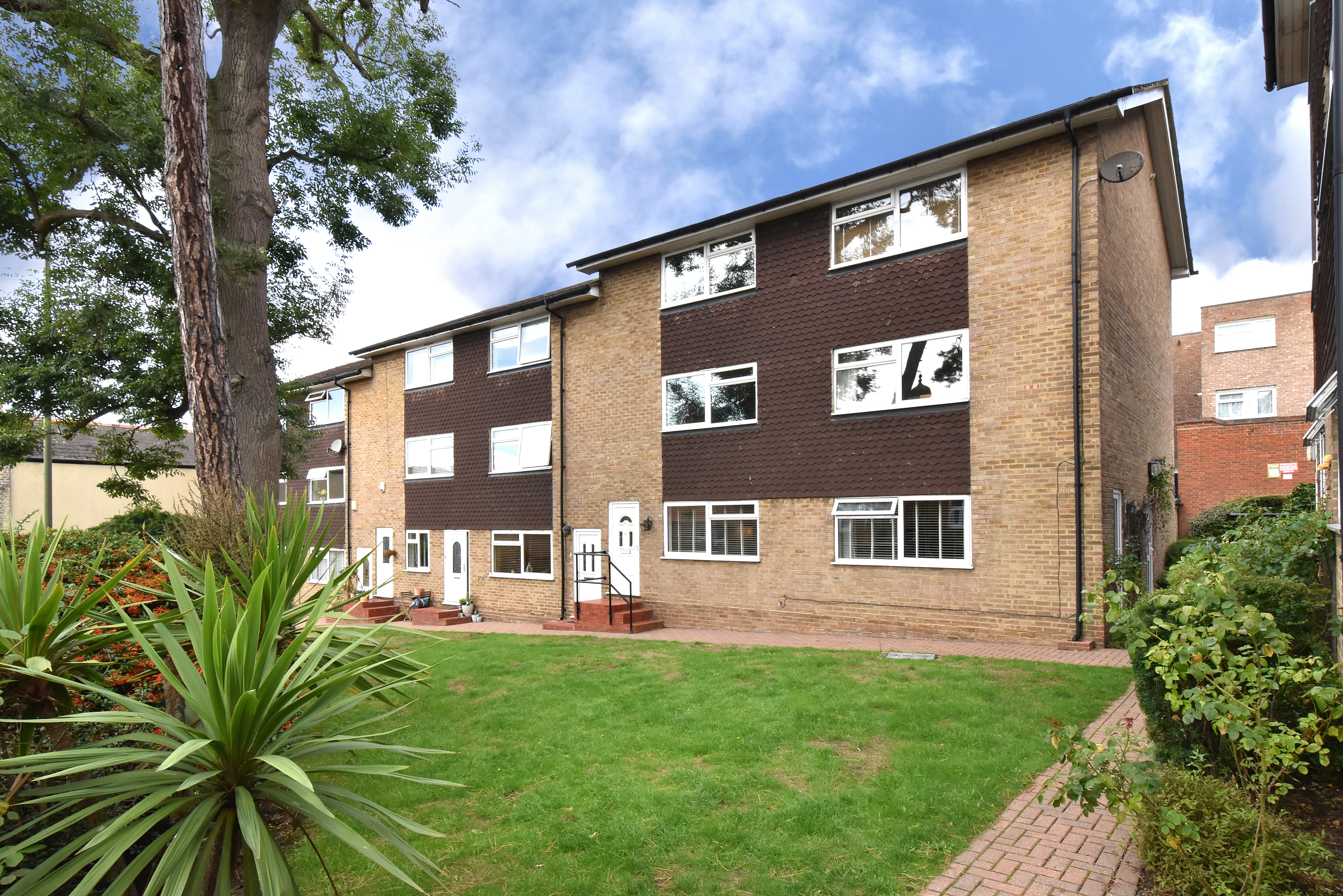 2 bed maisonette for sale in 1 Farnaby Road, Bromley, BR1 