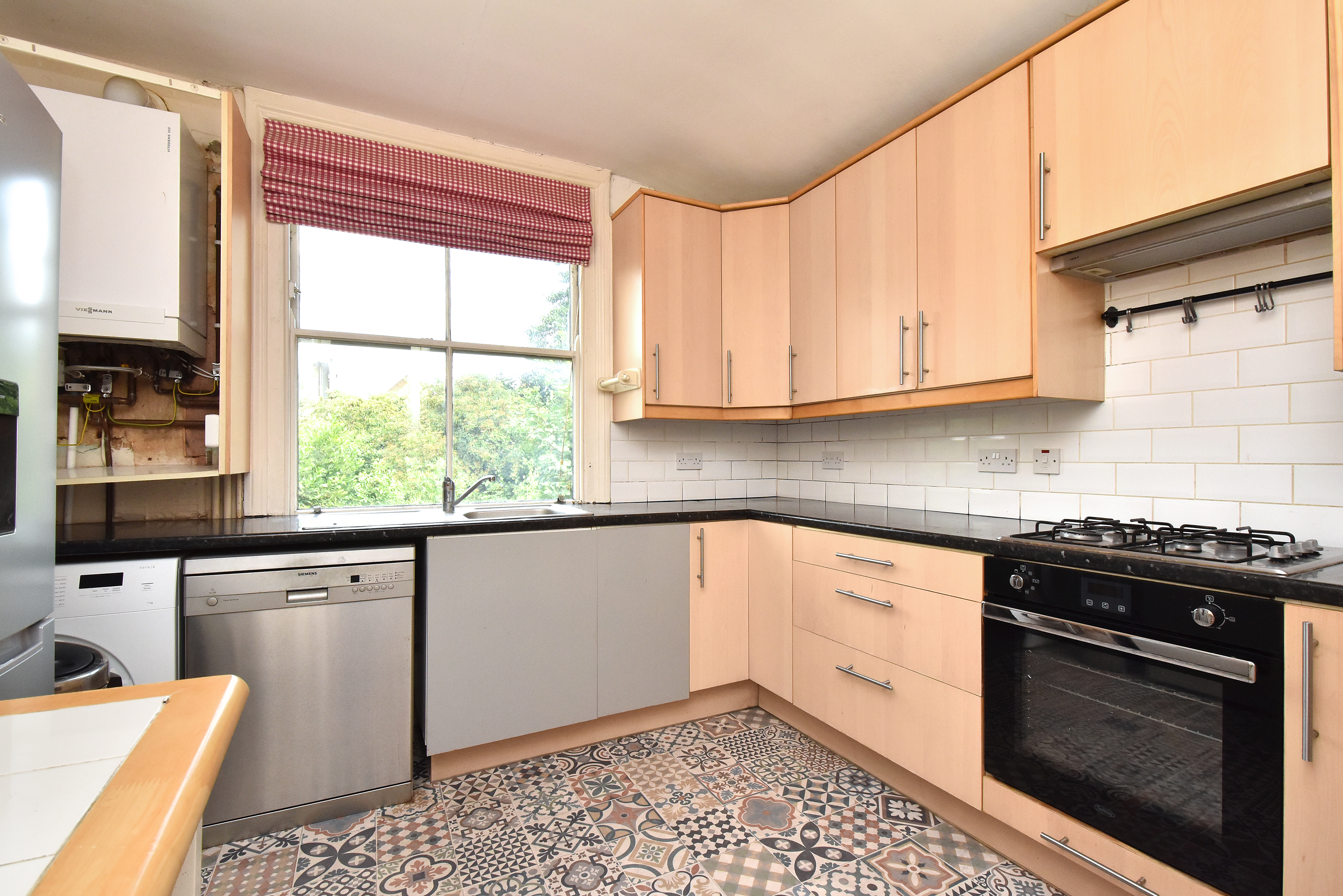 2 bed flat for sale in Consort Road, London  - Property Image 4