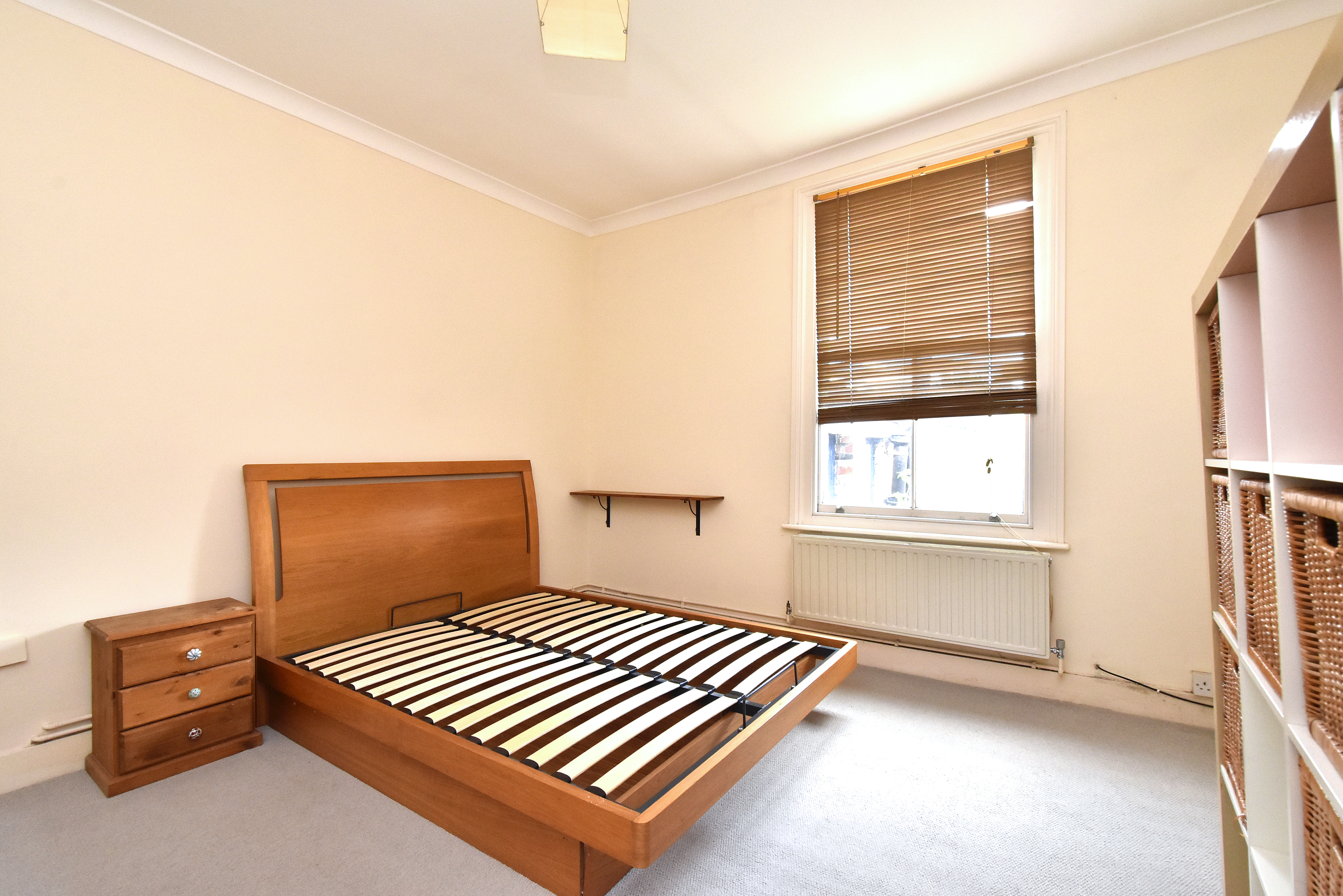2 bed flat for sale in Consort Road, London  - Property Image 5