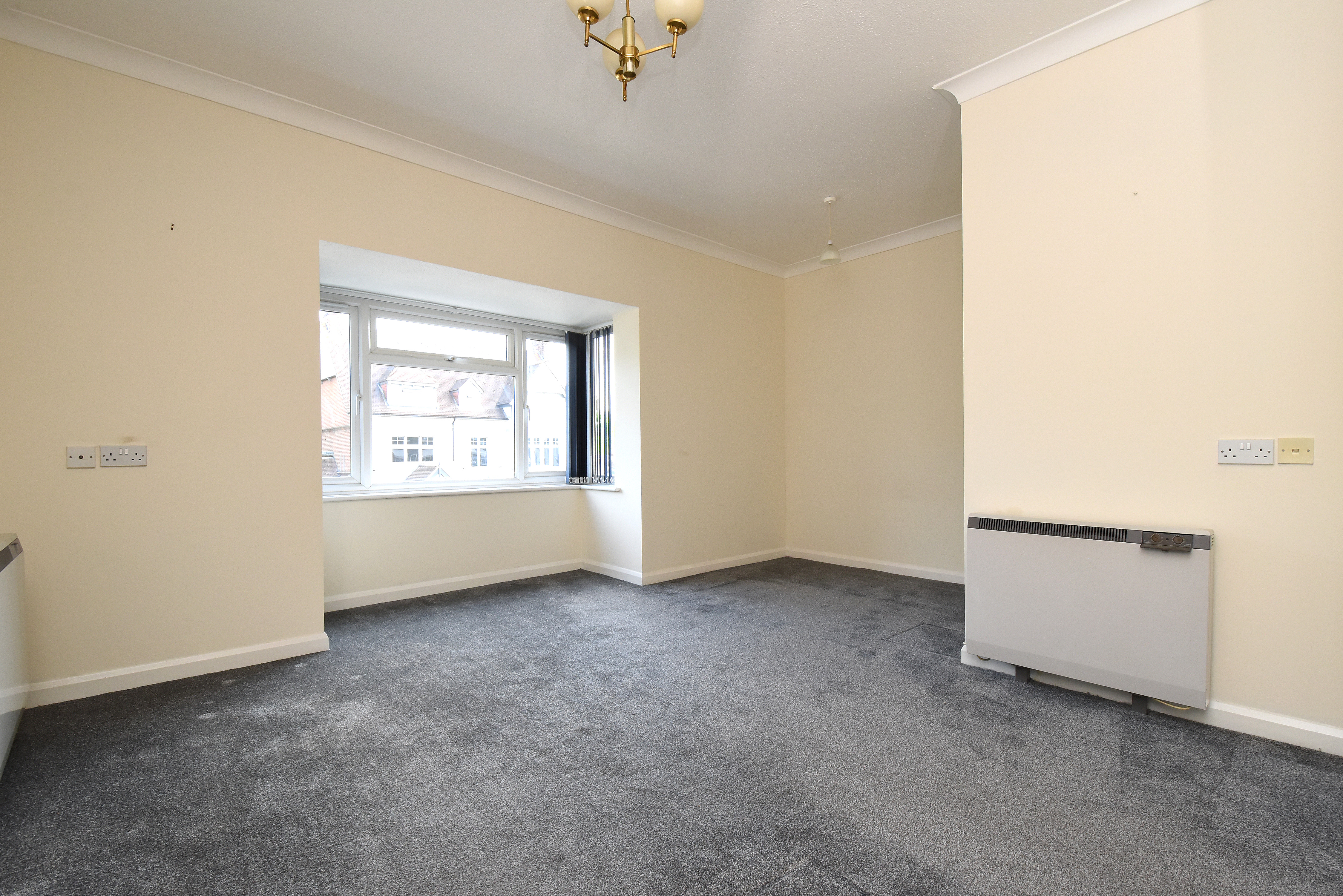1 bed retirement property for sale in Red Lodge Road, West wickham  - Property Image 3