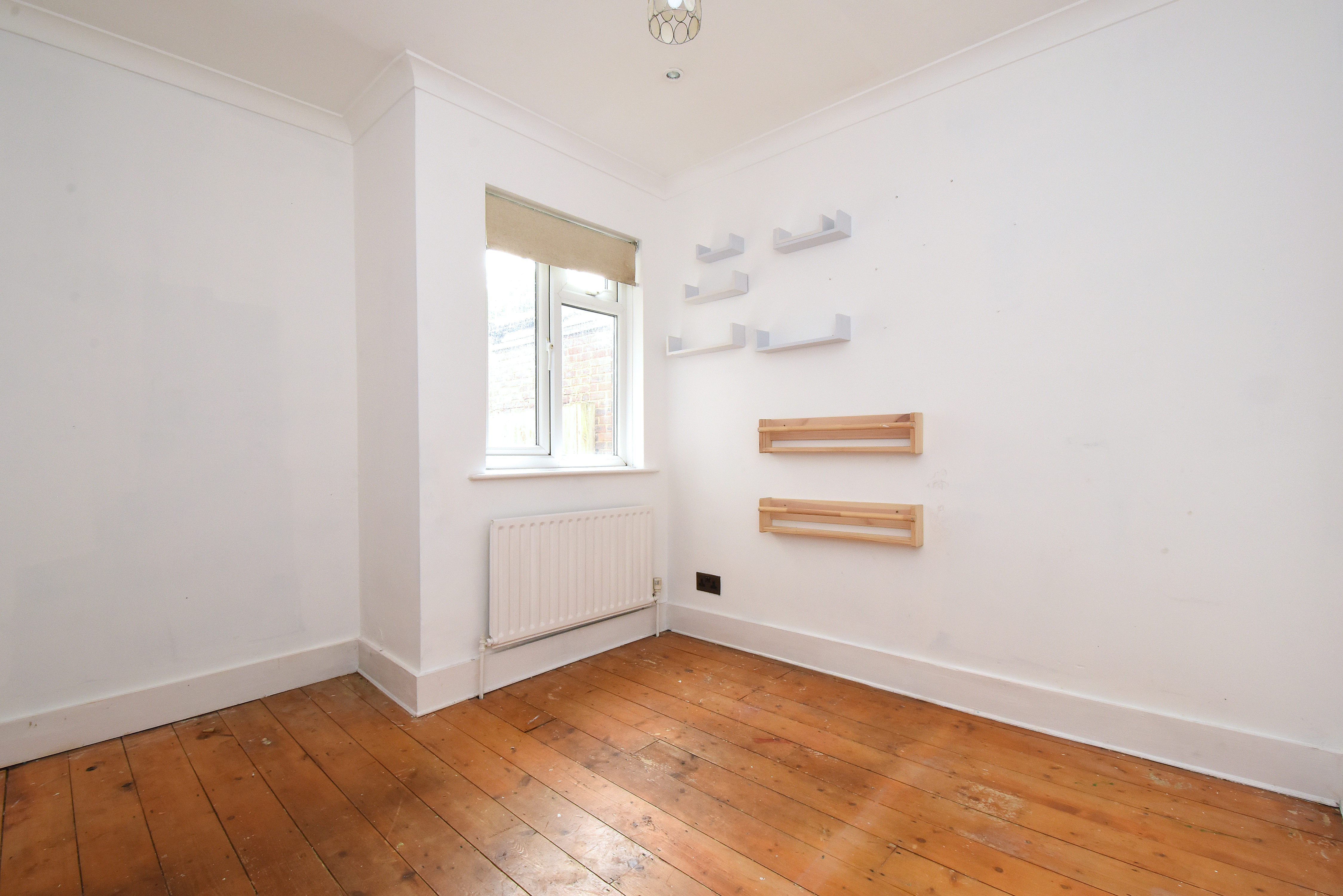 2 bed apartment for sale in Bellingham Road, London  - Property Image 5