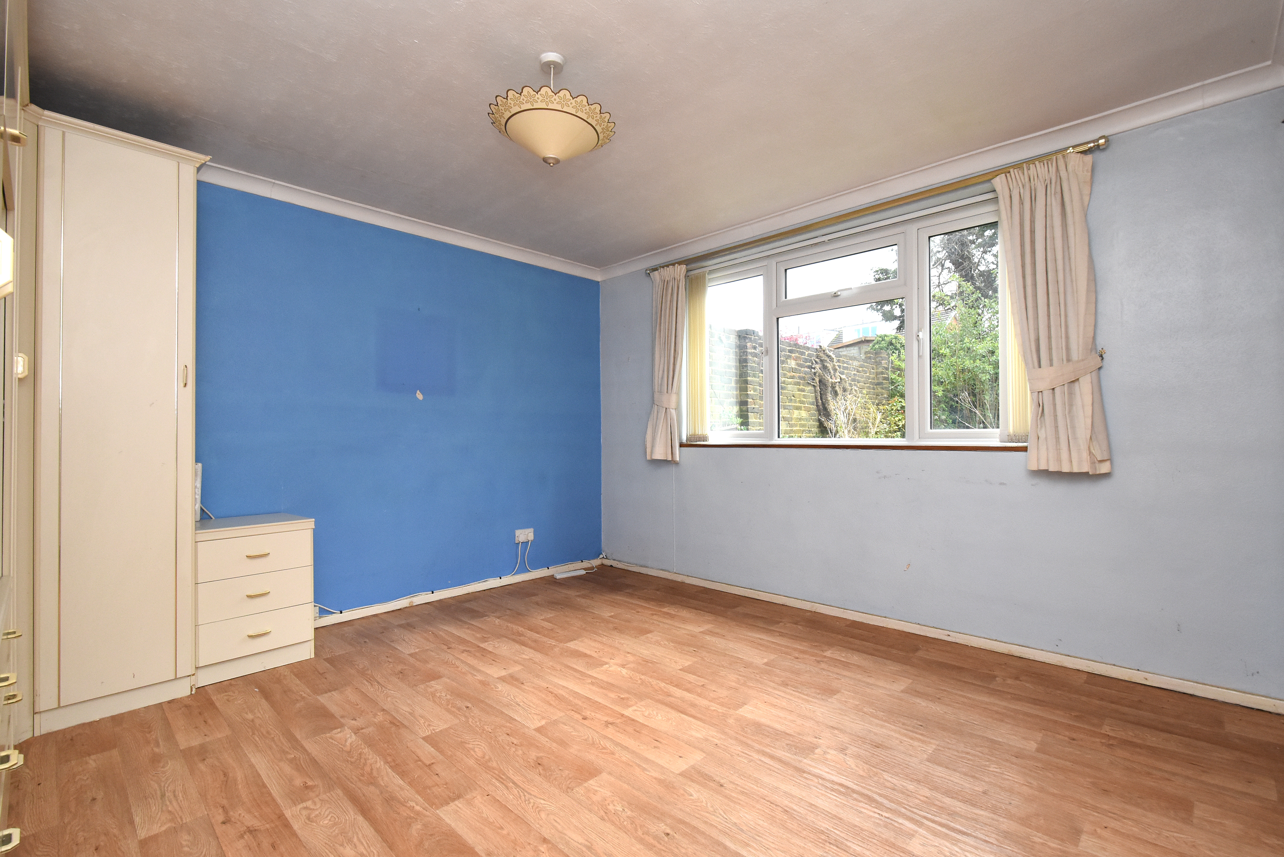 3 bed end of terrace house for sale in Rye Crescent, Orpington  - Property Image 5