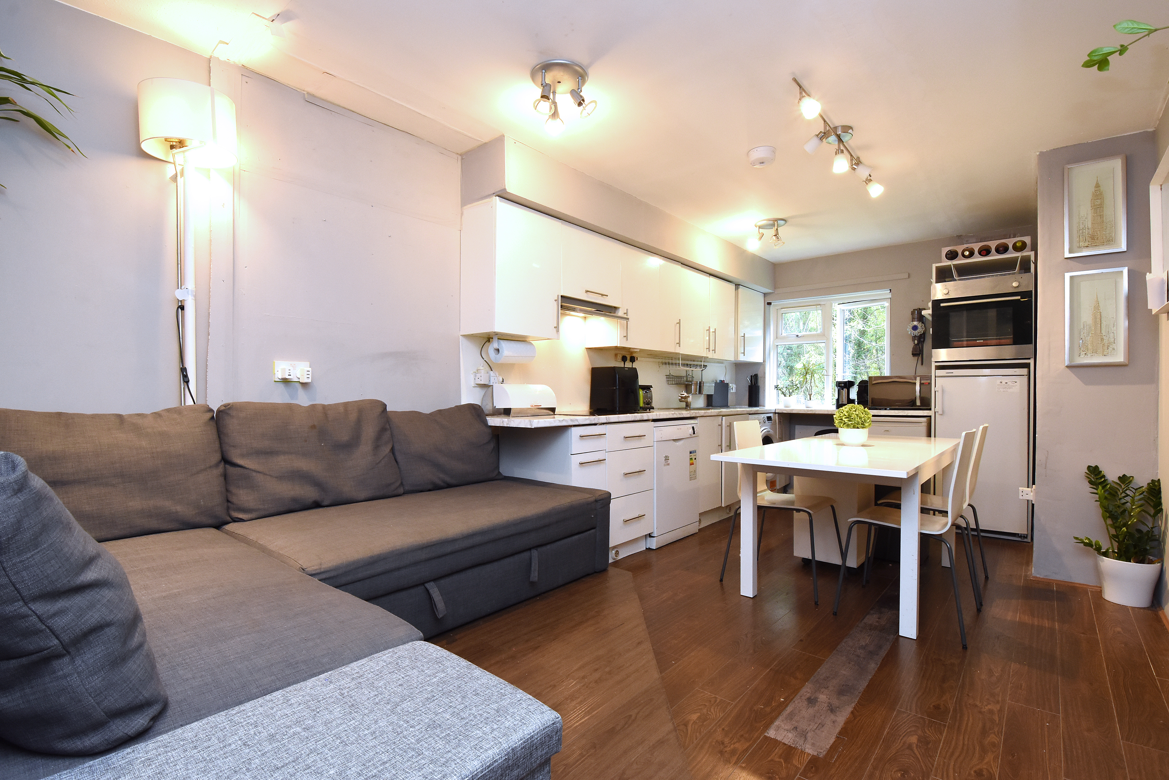 1 bed flat for sale in Ravensbourne Avenue, Bromley  - Property Image 2