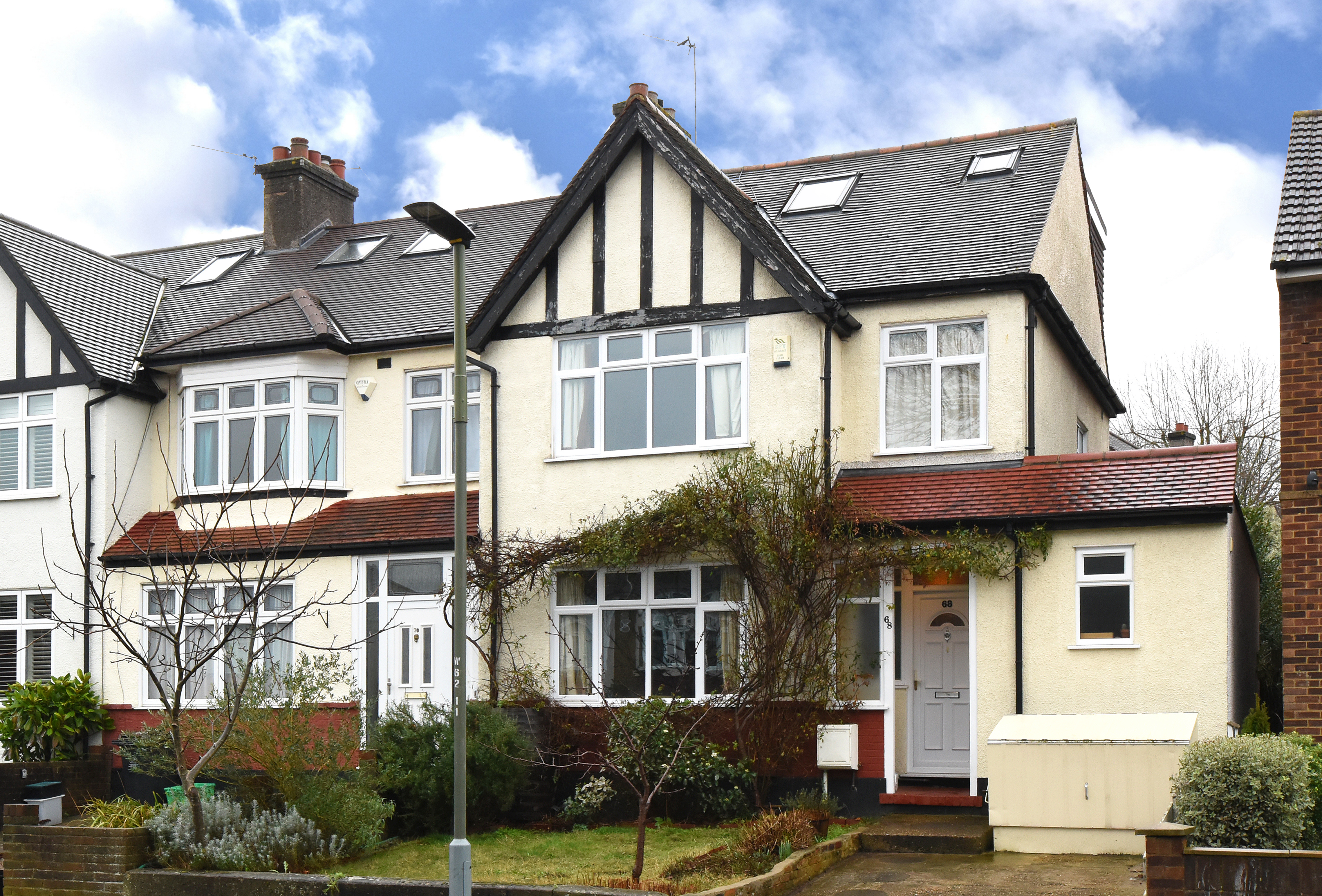 4 bed semi-detached house for sale in Warren Avenue, Bromley  - Property Image 1