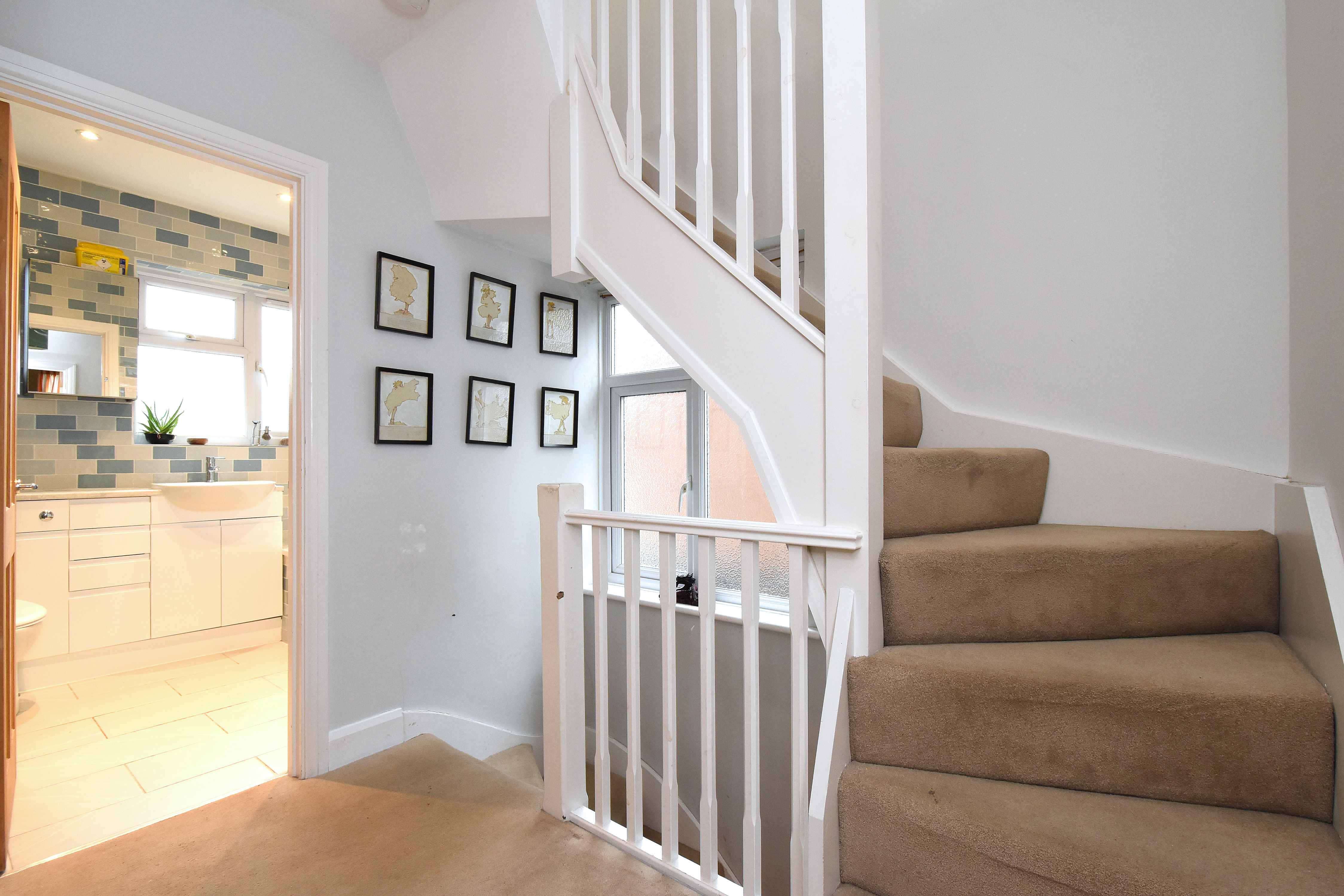 4 bed semi-detached house for sale in Warren Avenue, Bromley  - Property Image 8