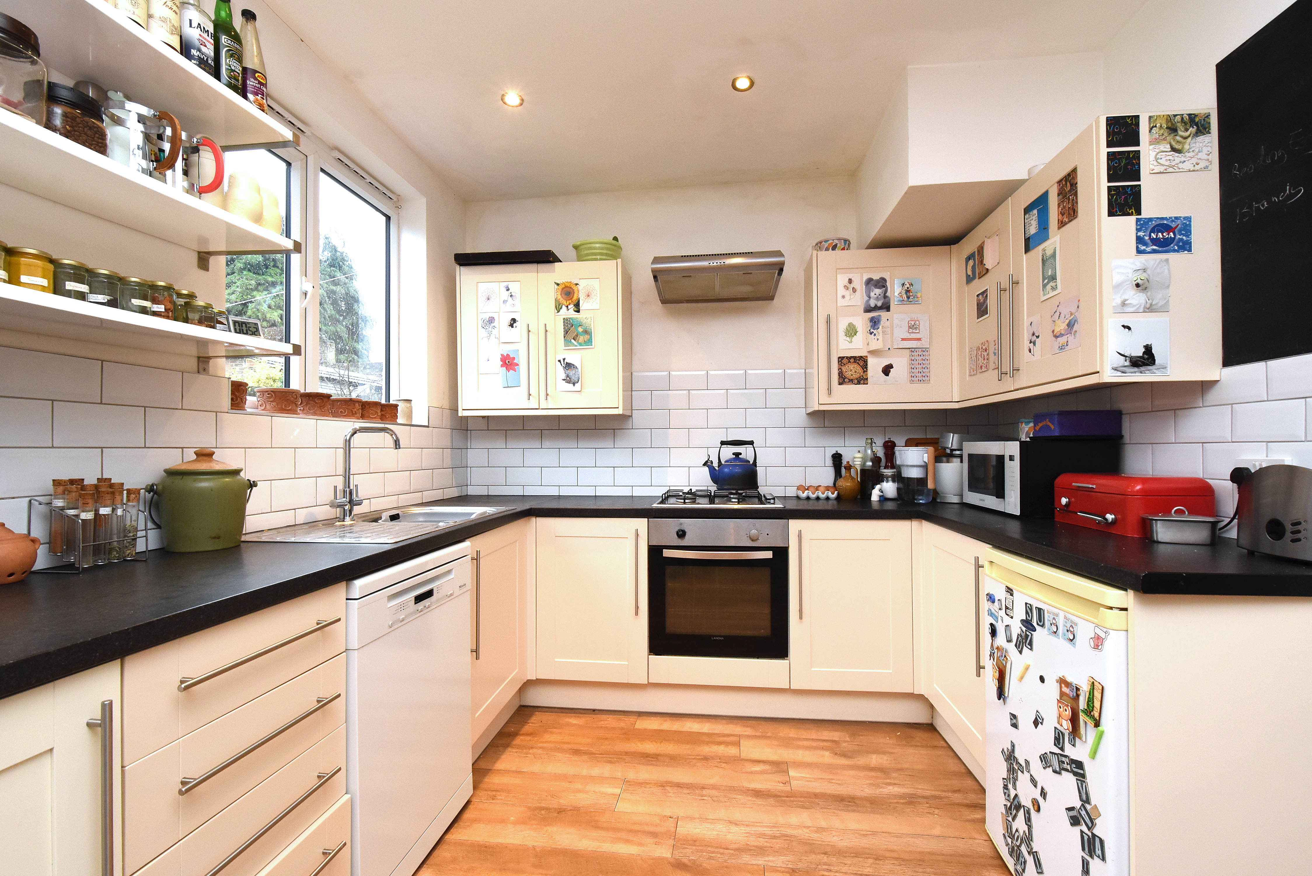4 bed semi-detached house for sale in Warren Avenue, Bromley  - Property Image 3