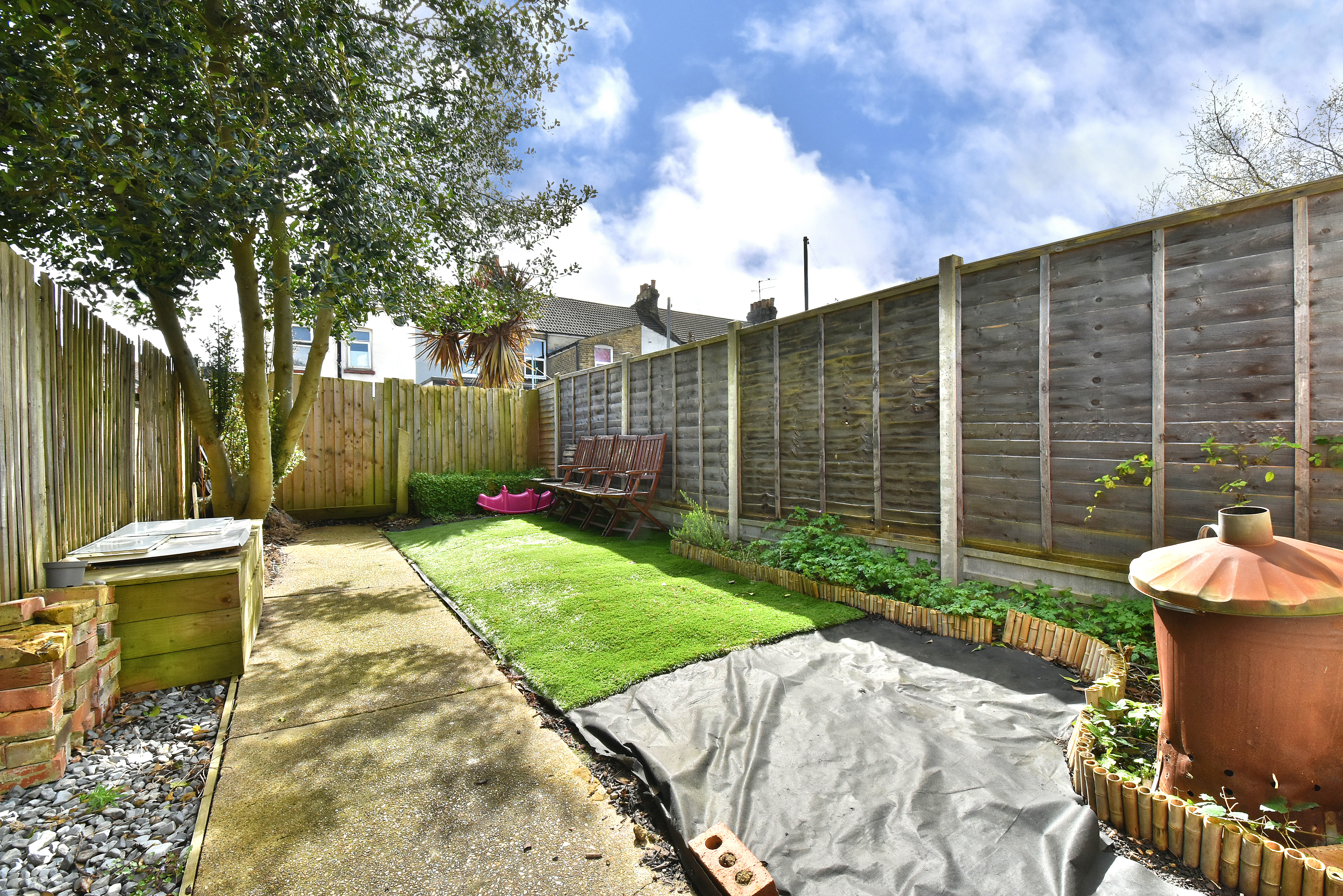3 bed terraced house for sale in Frederick Road, Gillingham  - Property Image 9