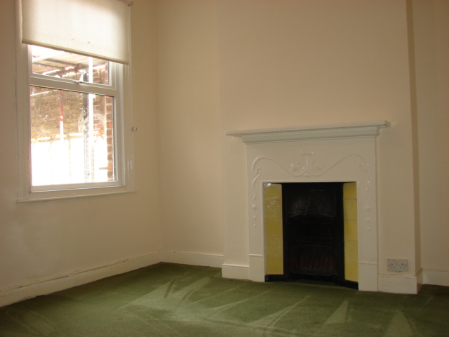 3 bed maisonette to rent in Harborough Road, London  - Property Image 7