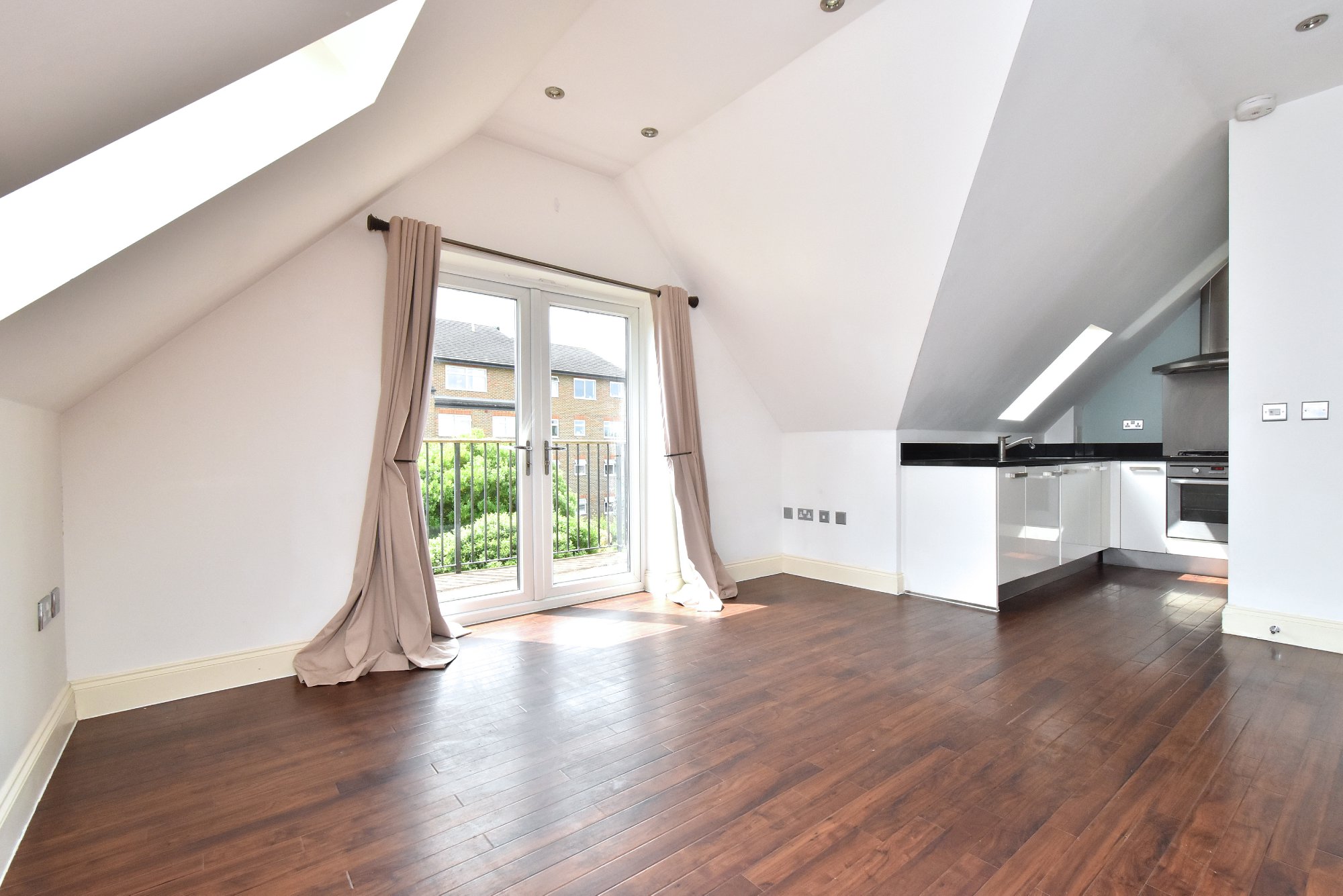 2 bed apartment to rent in Manor Grove, Beckenham  - Property Image 3