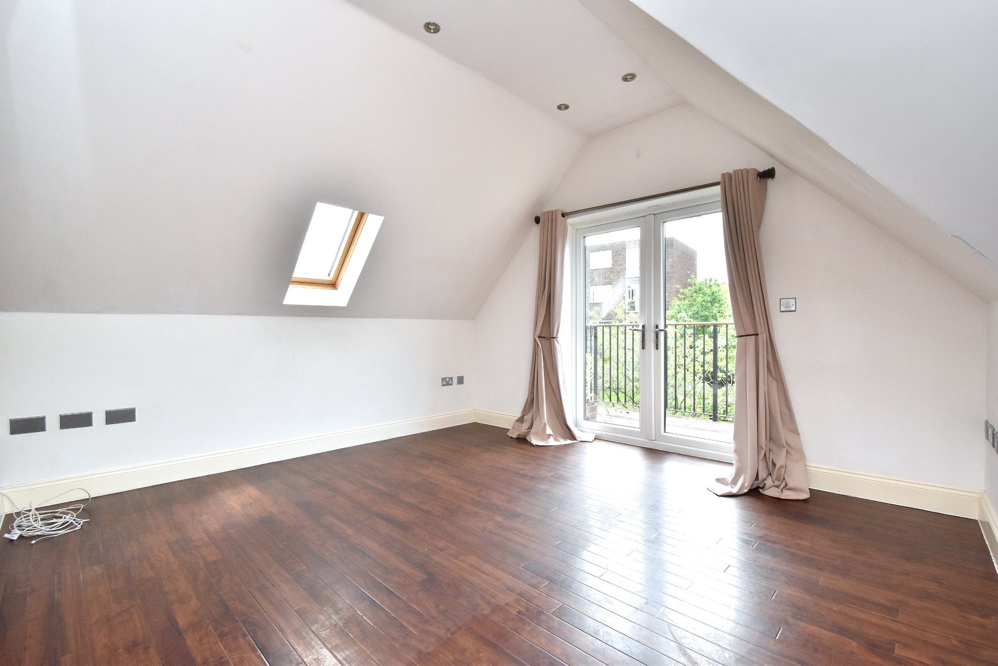 2 bed apartment to rent in Manor Grove, Beckenham  - Property Image 4