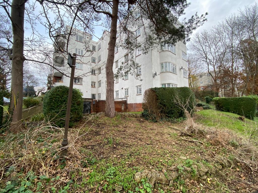 2 bed flat to rent in The Woodlands, London, SE19