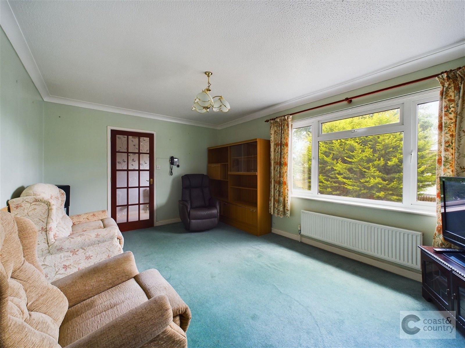 3 bed bungalow for sale in Barton Drive, Newton Abbot  - Property Image 2