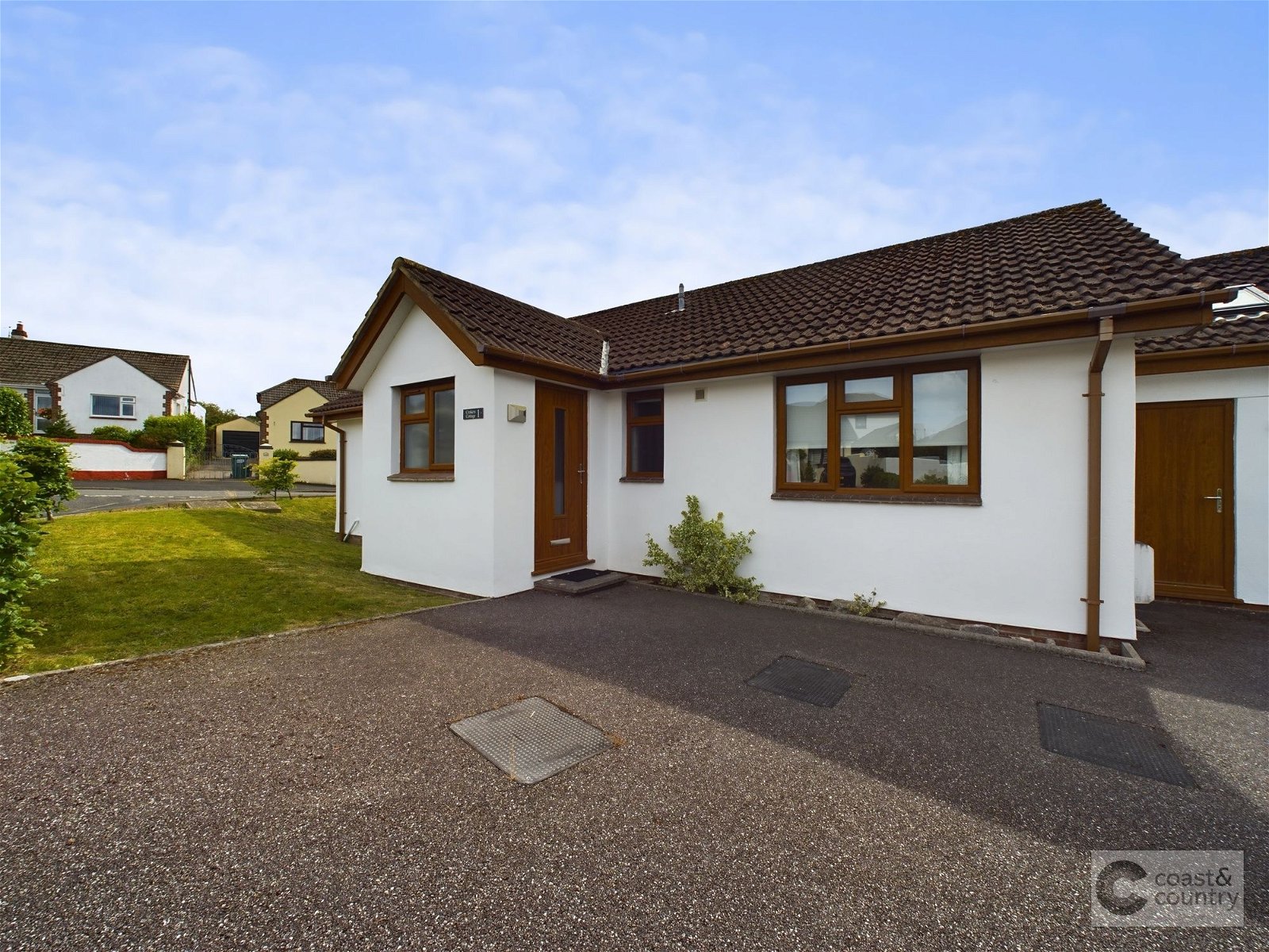 3 bed bungalow for sale in Crokers Way, Newton Abbot  - Property Image 1