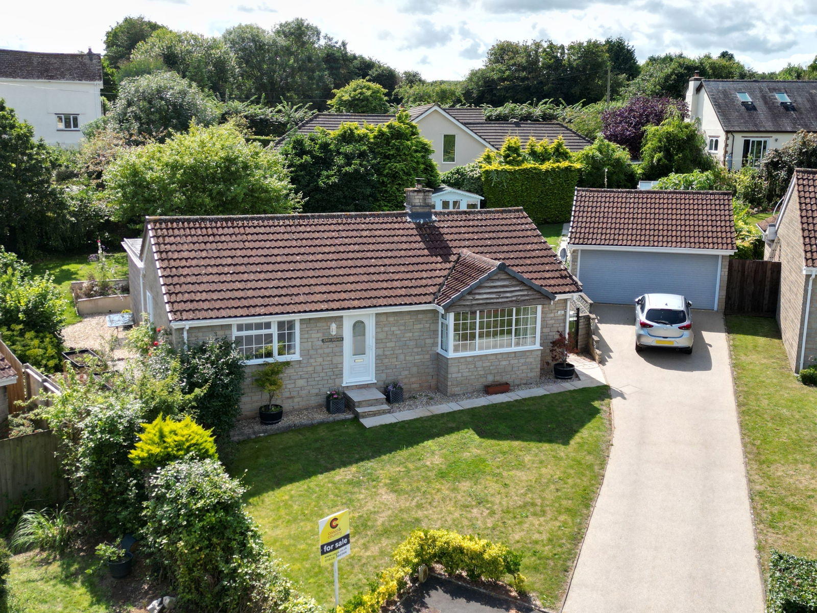 3 bed bungalow for sale in Tor Gardens, Newton Abbot  - Property Image 1