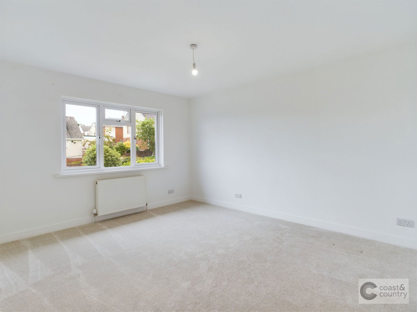 3 bed semi-detached bungalow for sale in Castle Way, Newton Abbot  - Property Image 2