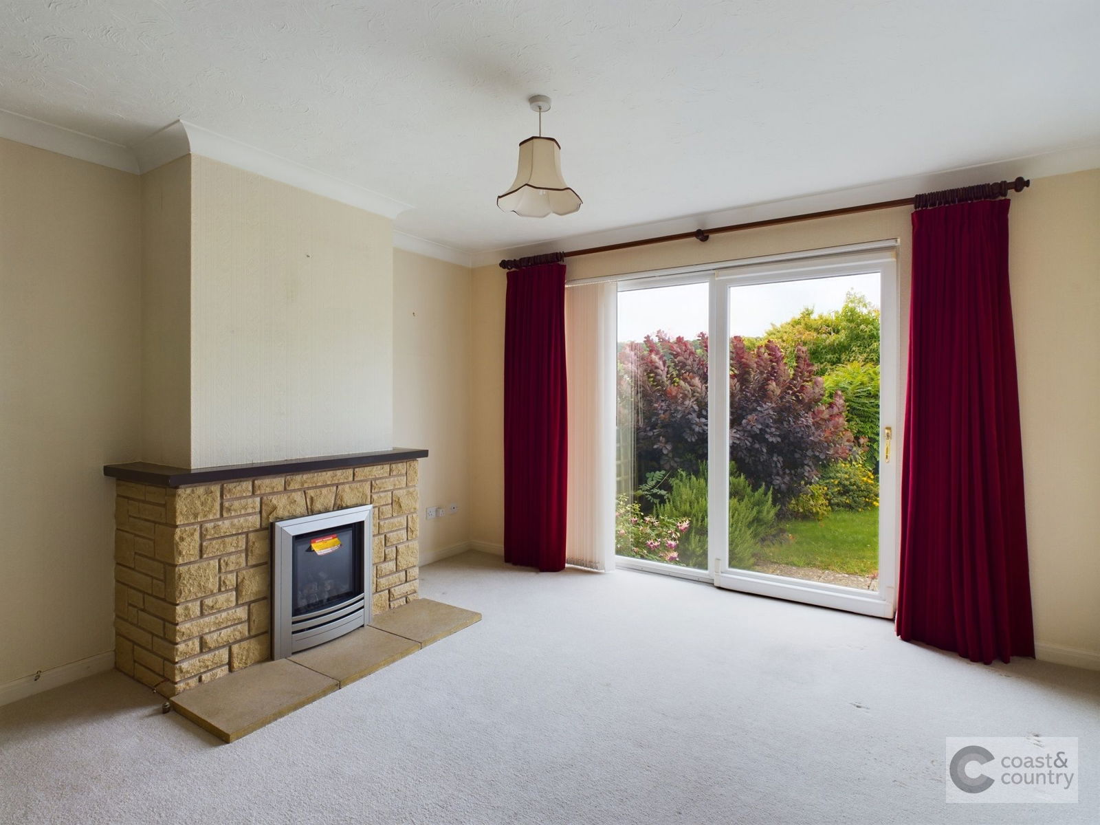 2 bed semi-detached bungalow for sale in Brownings Walk, Newton Abbot  - Property Image 3