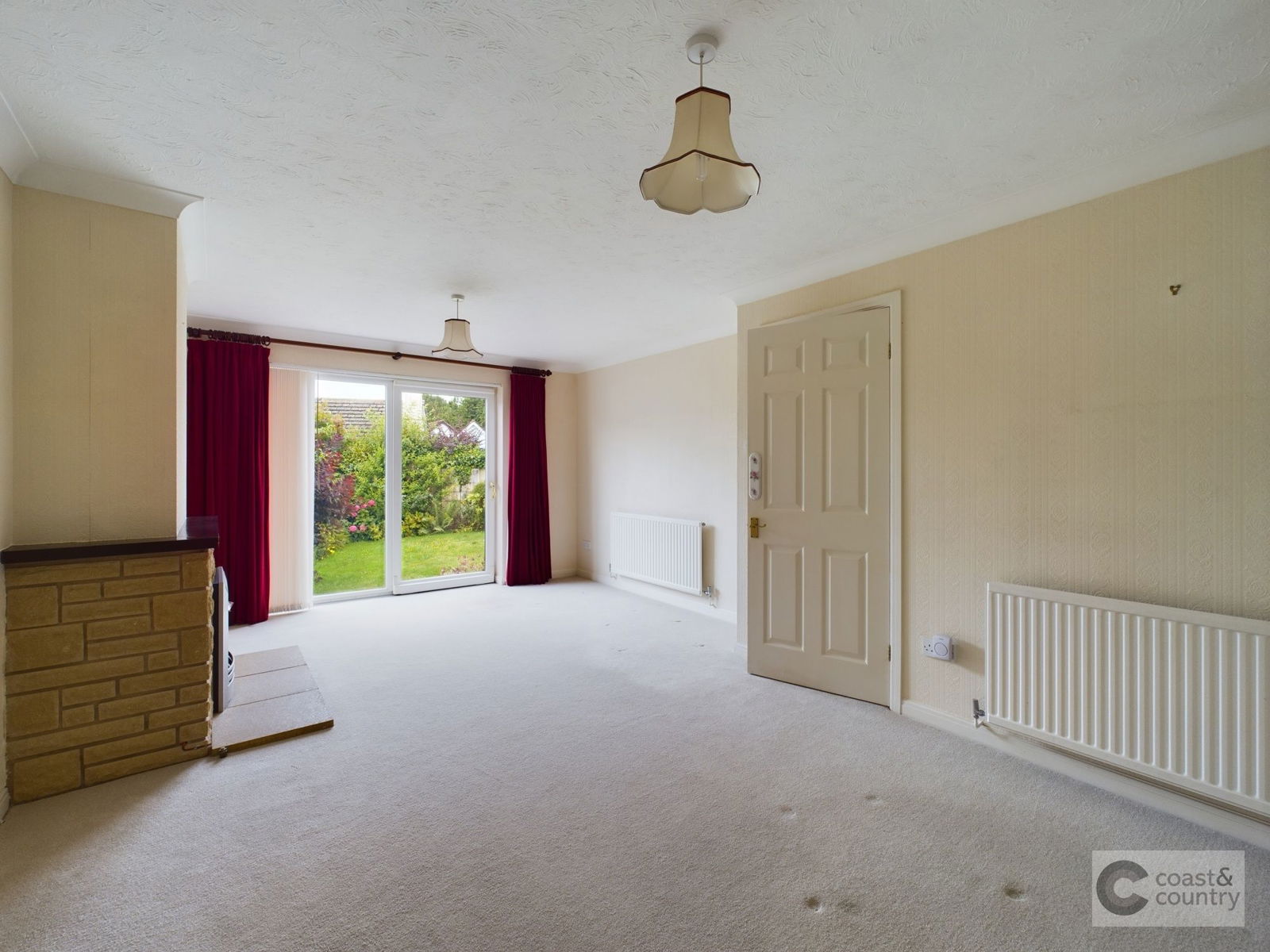 2 bed semi-detached bungalow for sale in Brownings Walk, Newton Abbot  - Property Image 4