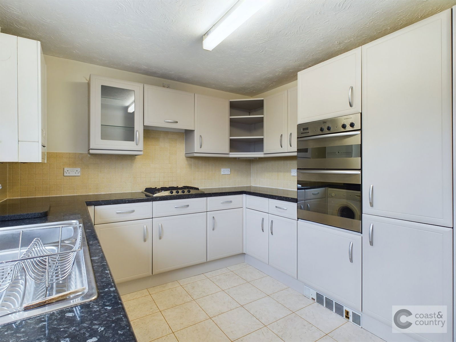 2 bed semi-detached bungalow for sale in Brownings Walk, Newton Abbot  - Property Image 7