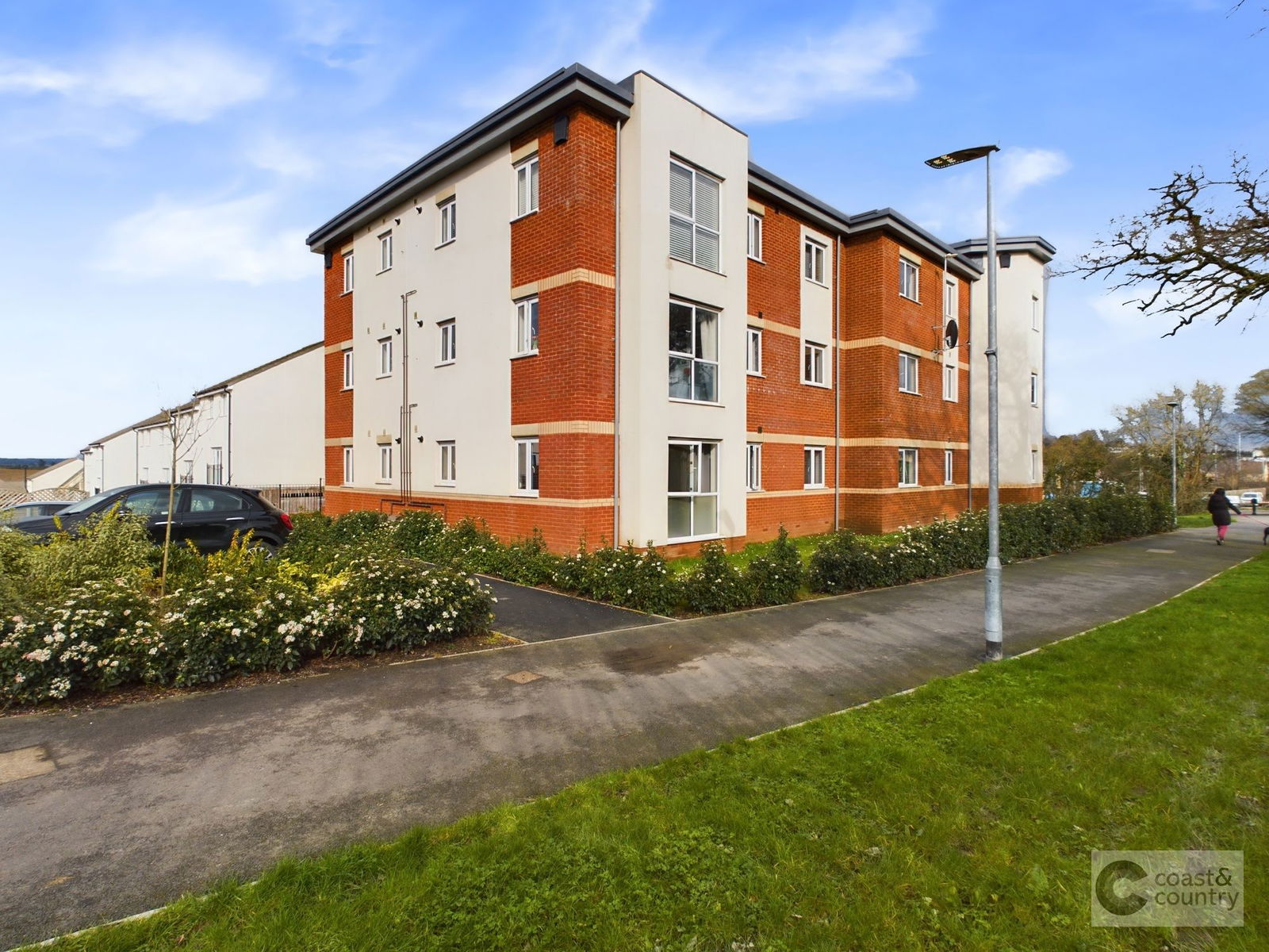 2 bed flat for sale, Newton Abbot  - Property Image 1