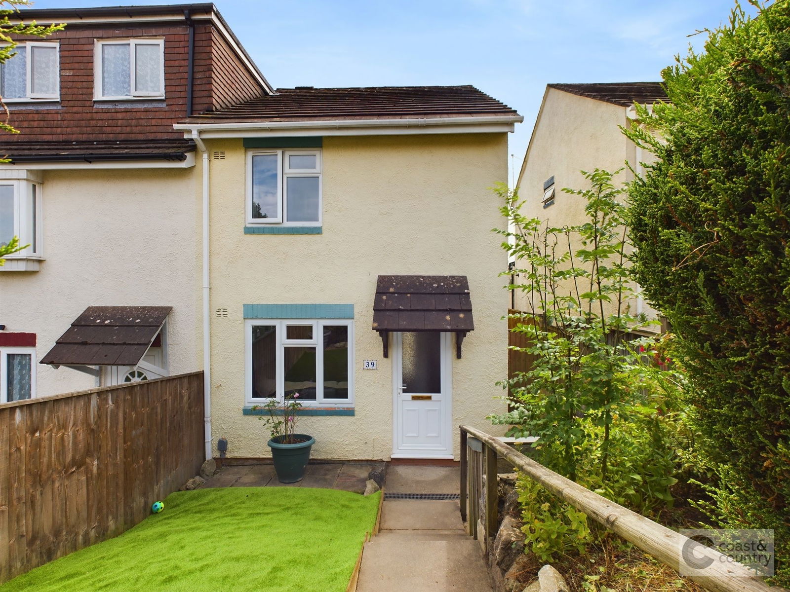 3 bed semi-detached house for sale in Spring Close, Newton Abbot  - Property Image 1