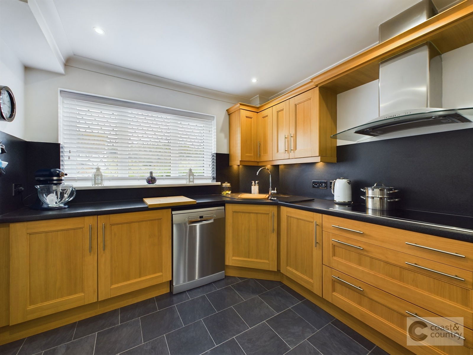 3 bed semi-detached house for sale in Dornafield Drive East, Newton Abbot  - Property Image 4