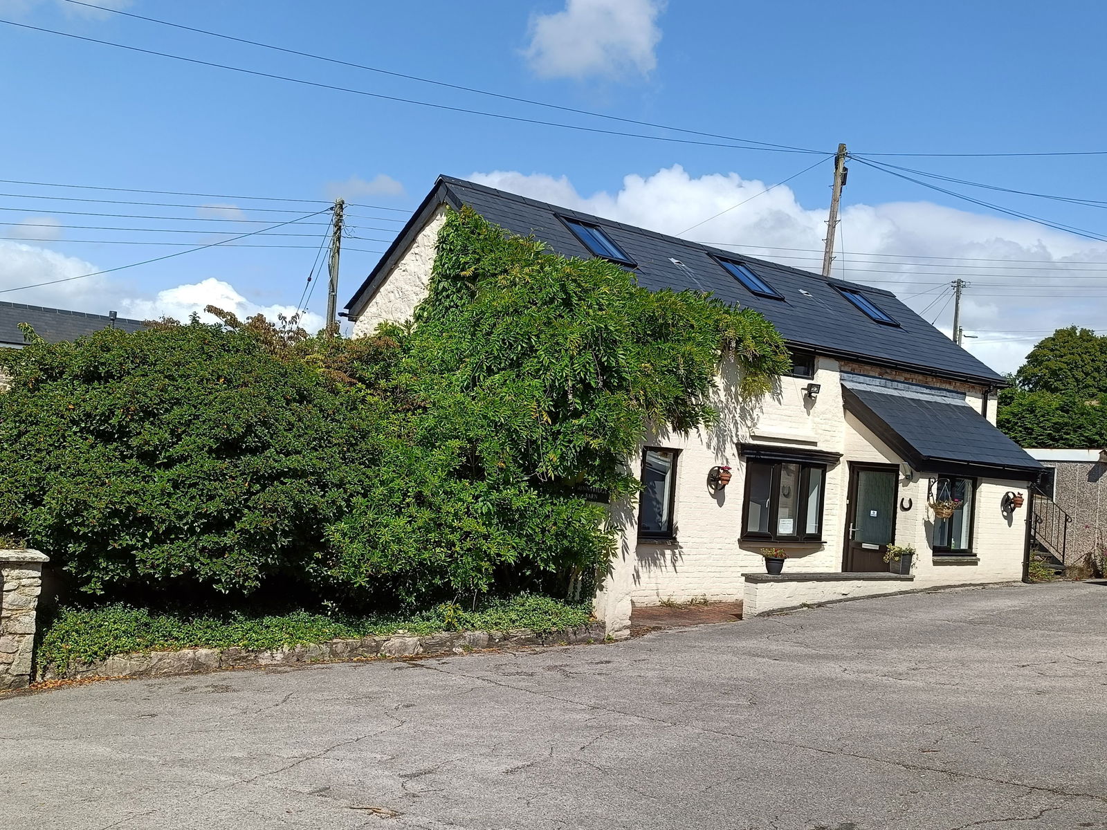 4 bed bungalow for sale in East Ogwell, Newton Abbot  - Property Image 2