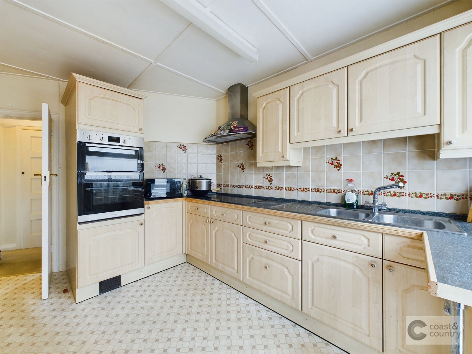 4 bed bungalow for sale in Oyster Bend, Paignton  - Property Image 9