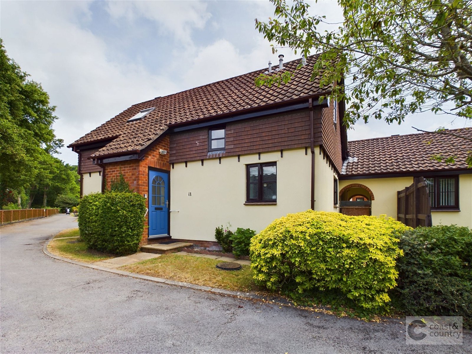 2 bed end of terrace house for sale in Longford Lane, Newton Abbot  - Property Image 1