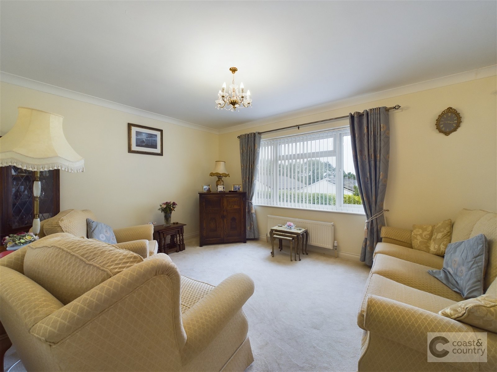 3 bed bungalow for sale in Park View, Newton Abbot  - Property Image 2