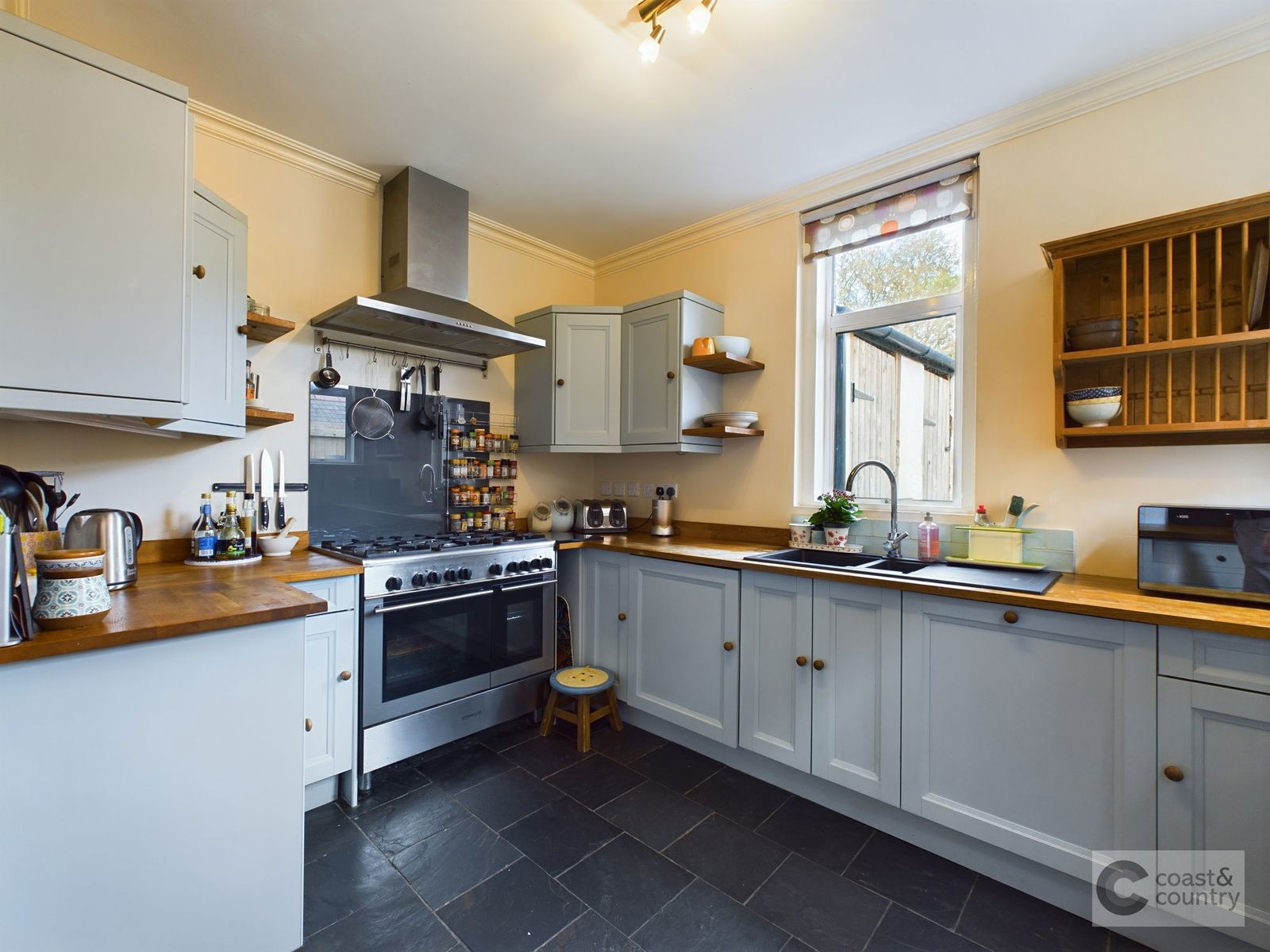 3 bed terraced house for sale in Abbotsbury Road, Newton Abbot  - Property Image 2