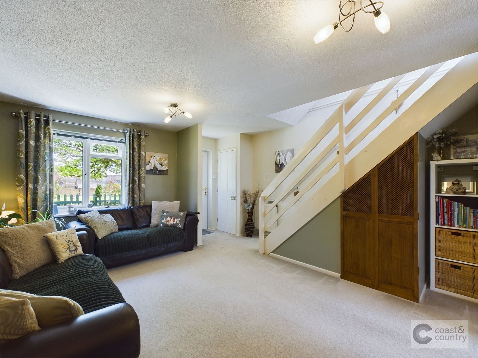 3 bed end of terrace house for sale in Valley Path, Newton Abbot 1