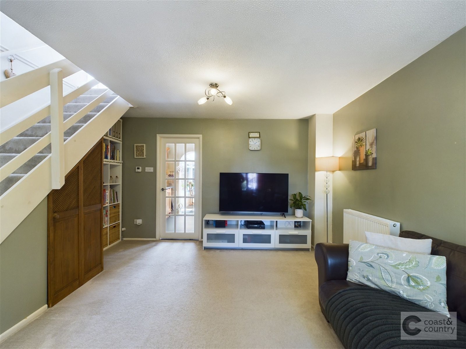 3 bed end of terrace house for sale in Valley Path, Newton Abbot 2