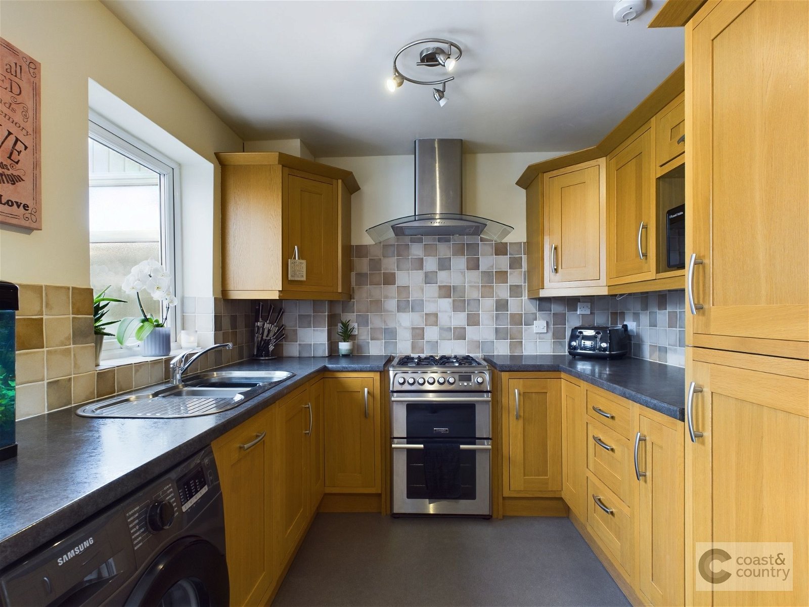 3 bed end of terrace house for sale in Valley Path, Newton Abbot 3