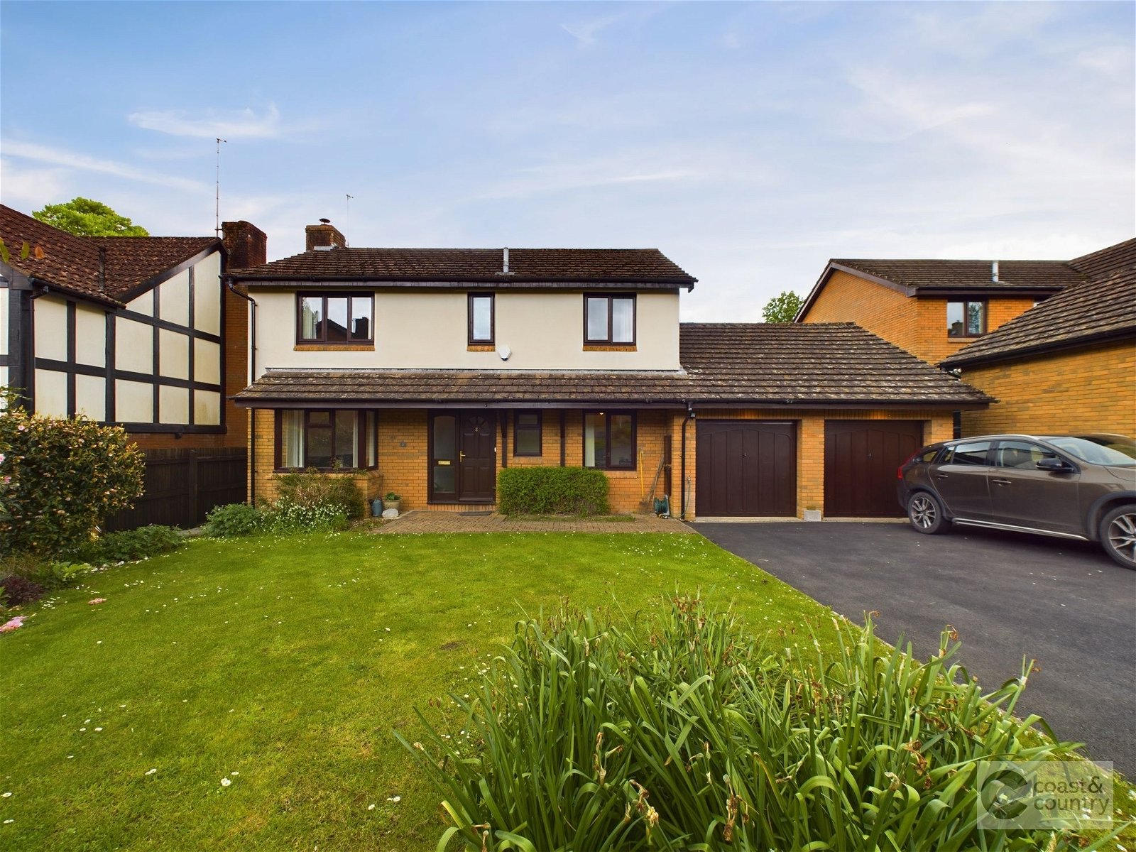 4 bed detached house for sale in Stoneleigh Close, Newton Abbot  - Property Image 1