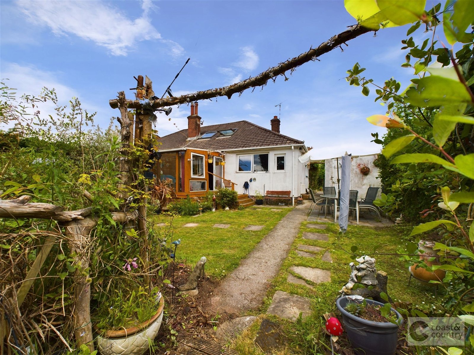 3 bed semi-detached bungalow for sale in Manor Close, Newton Abbot  - Property Image 1