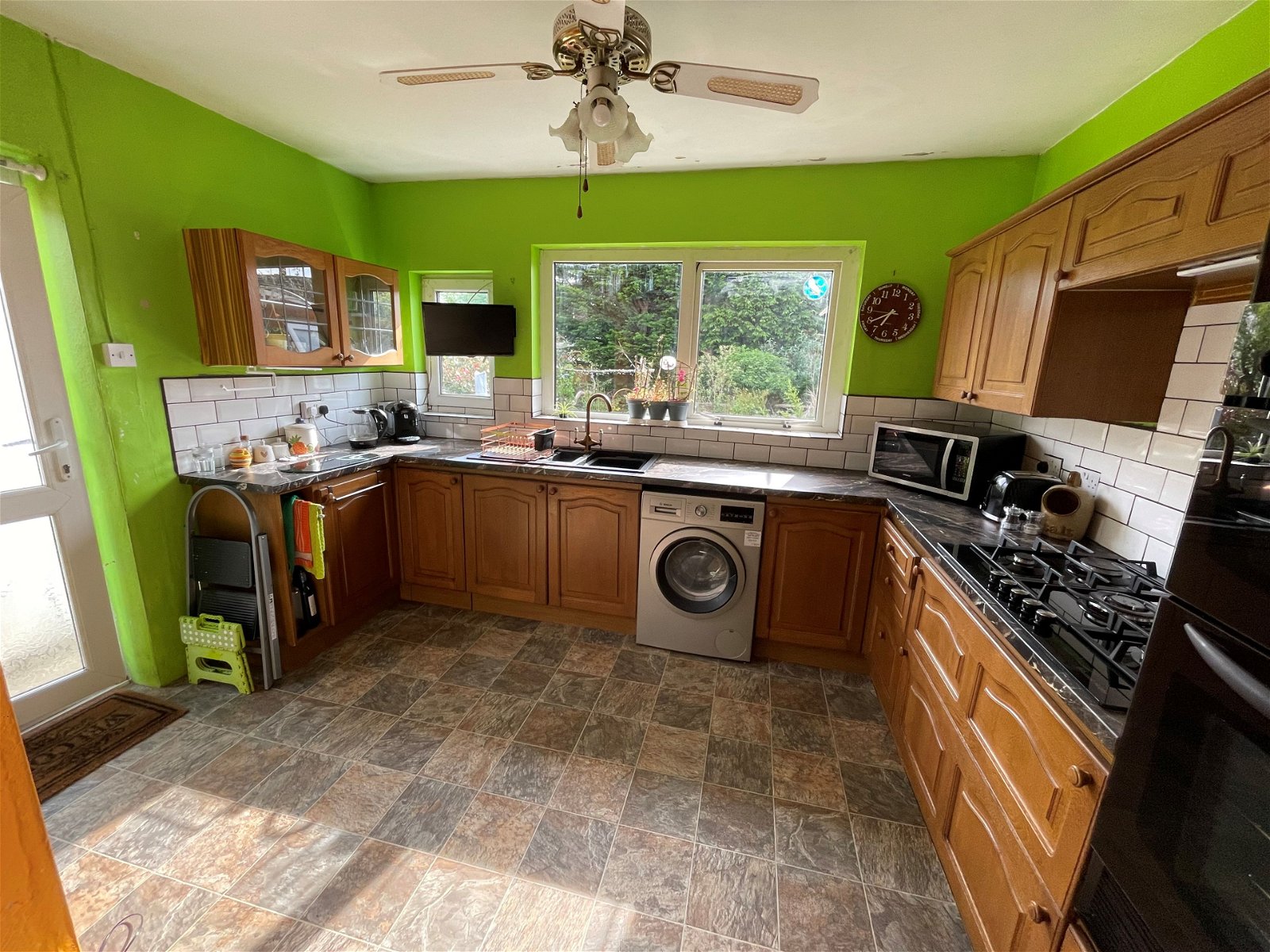 3 bed semi-detached bungalow for sale in Manor Close, Newton Abbot  - Property Image 3