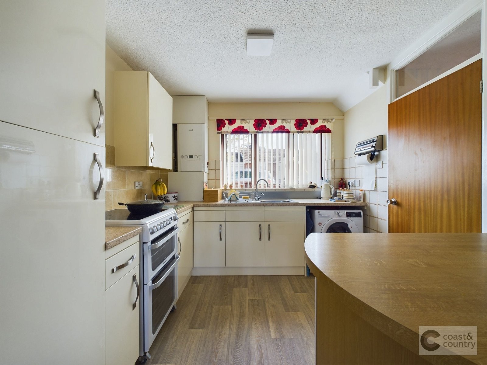 3 bed semi-detached house for sale in Fulton Close, Newton Abbot  - Property Image 3