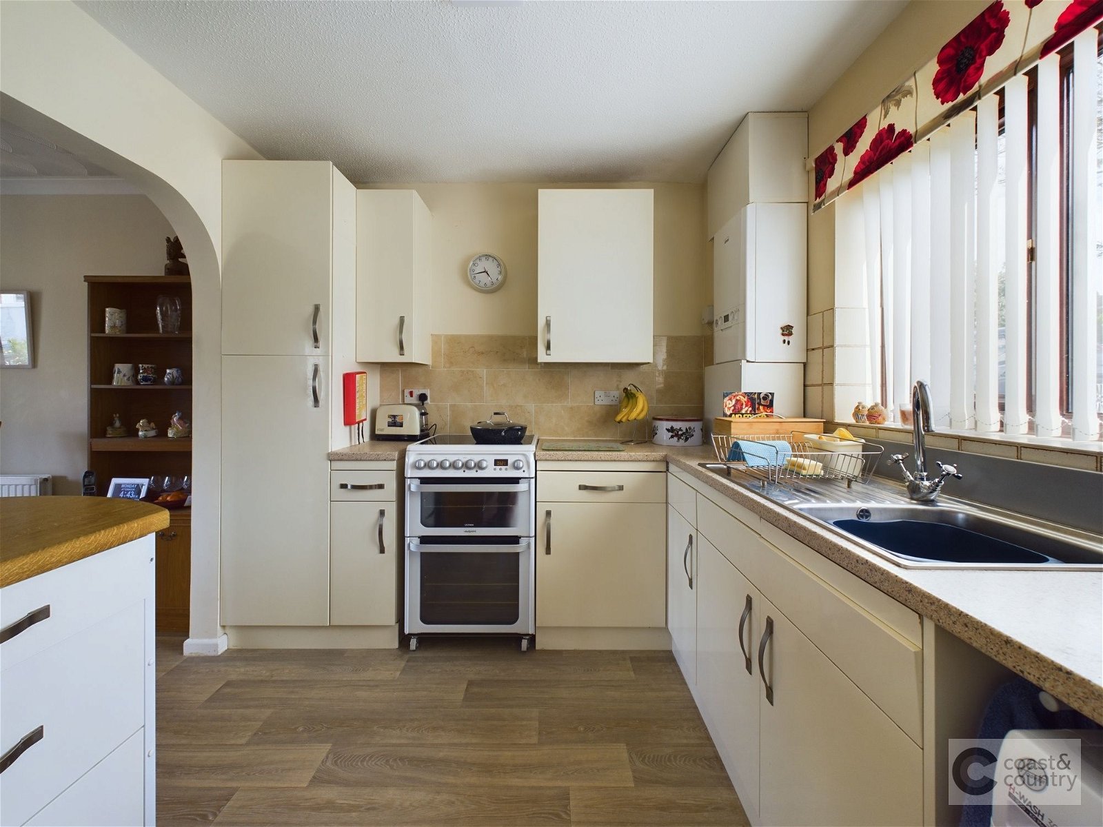 3 bed semi-detached house for sale in Fulton Close, Newton Abbot  - Property Image 4