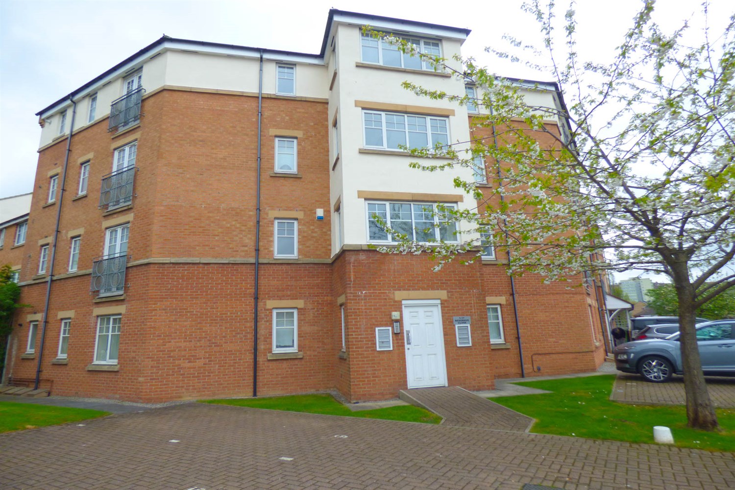 2 bed apartment to rent in Redgrave Close, Gateshead - Property Image 1
