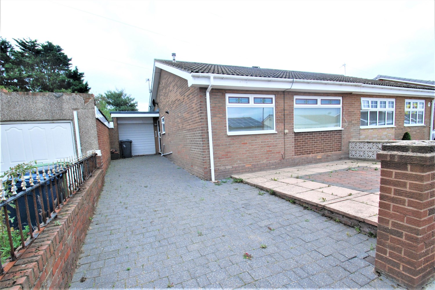 2 bed bungalow for sale